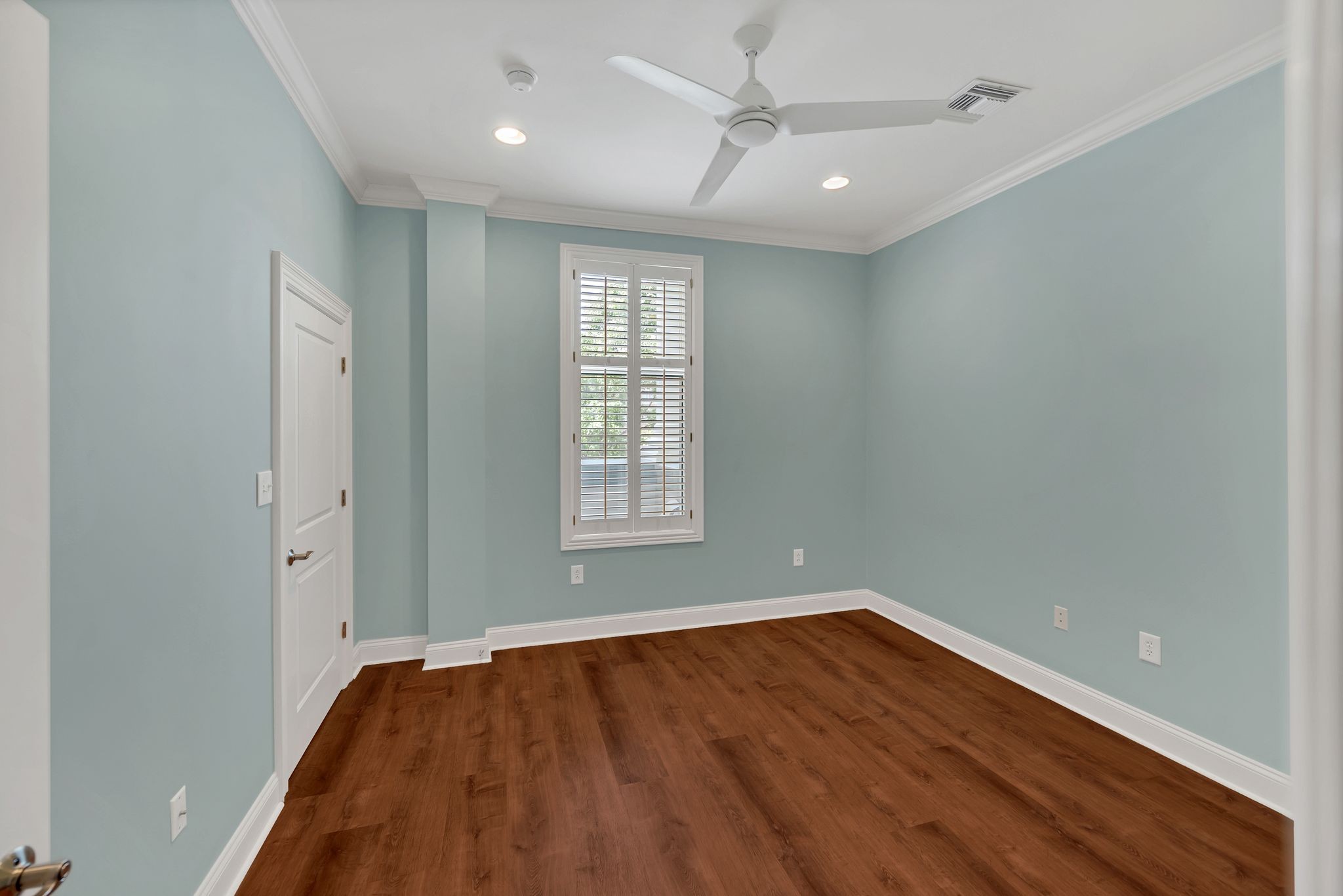 2411 Crestmoor Rd Unit: 104