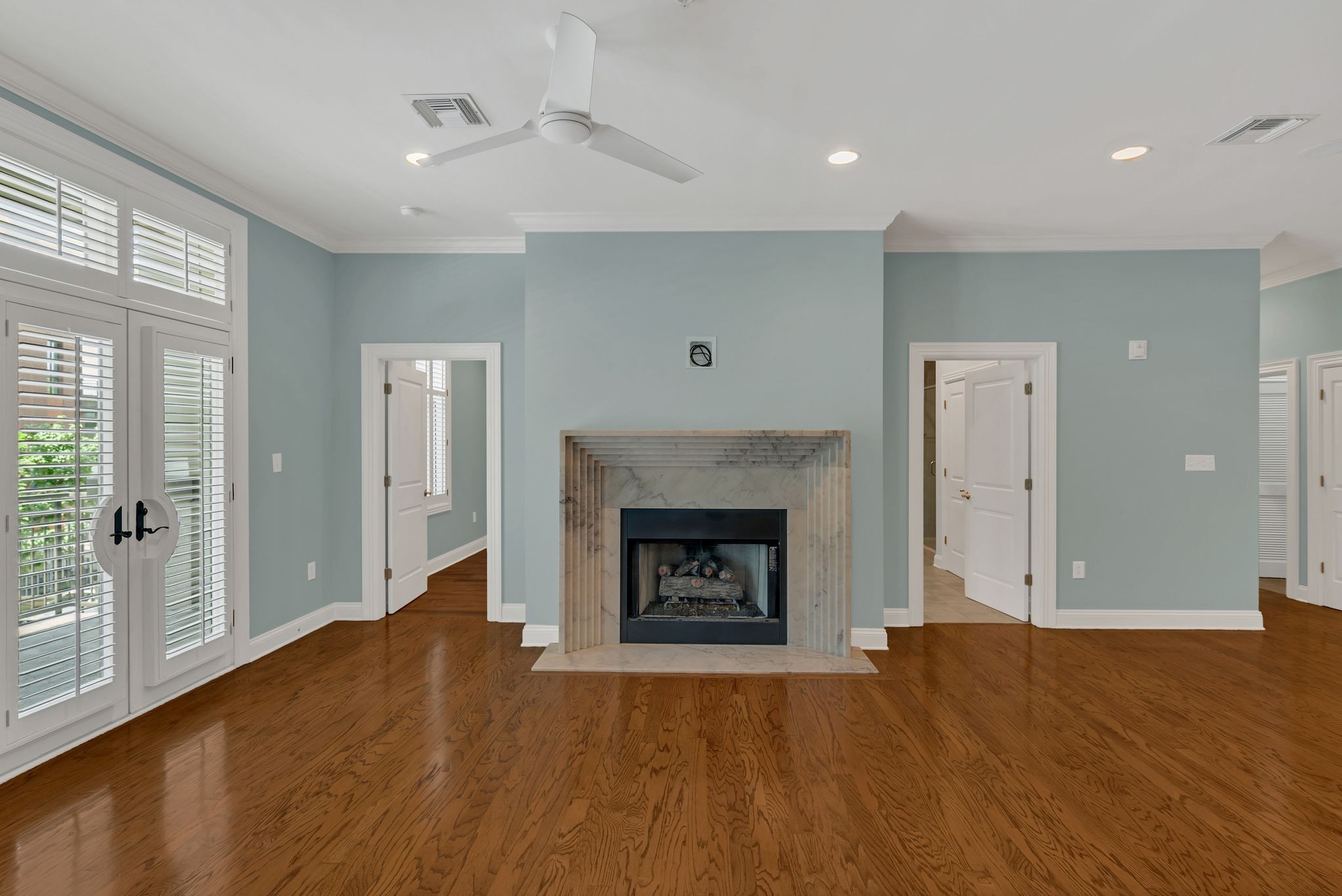 2411 Crestmoor Rd Unit: 104