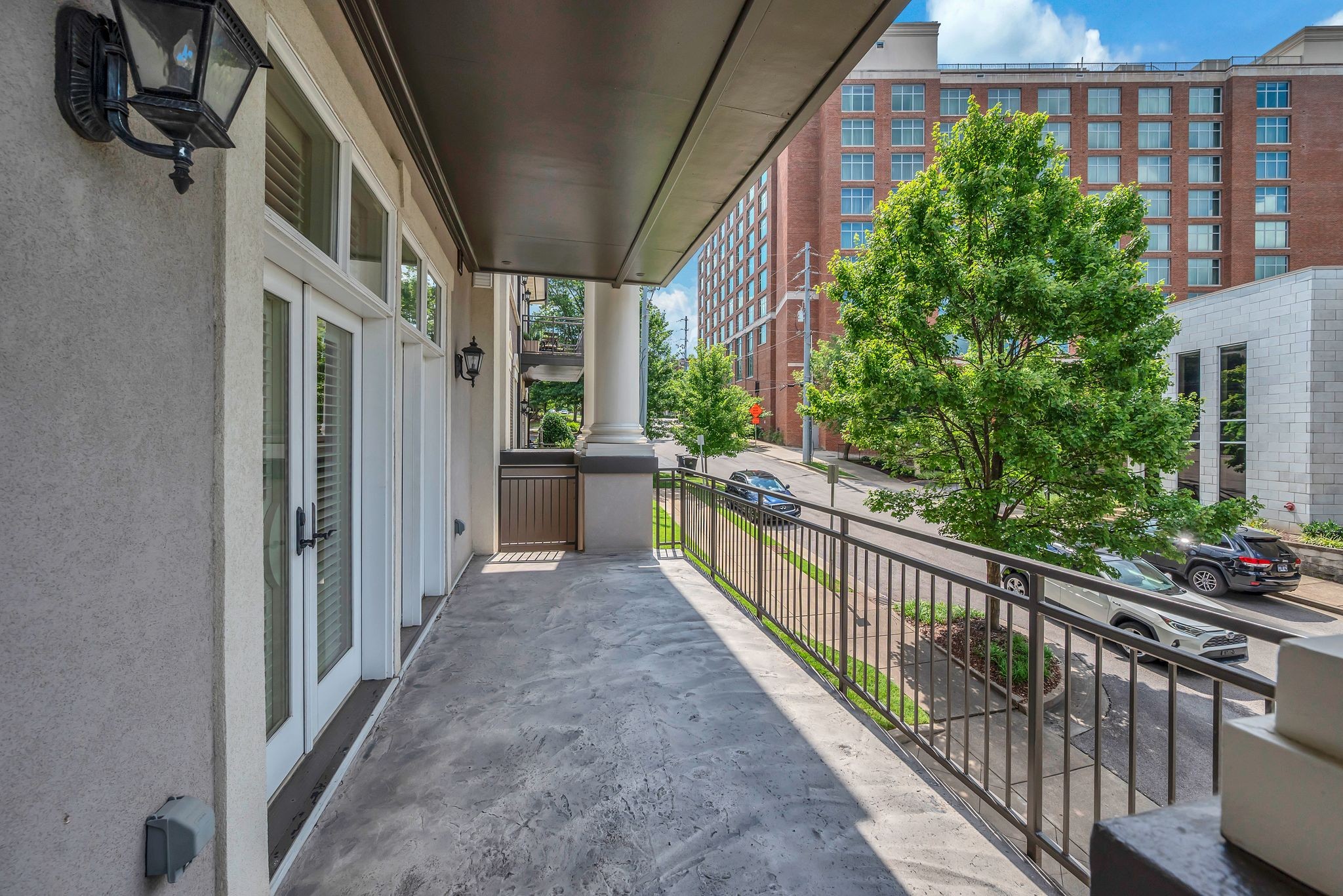 2411 Crestmoor Rd Unit: 104
