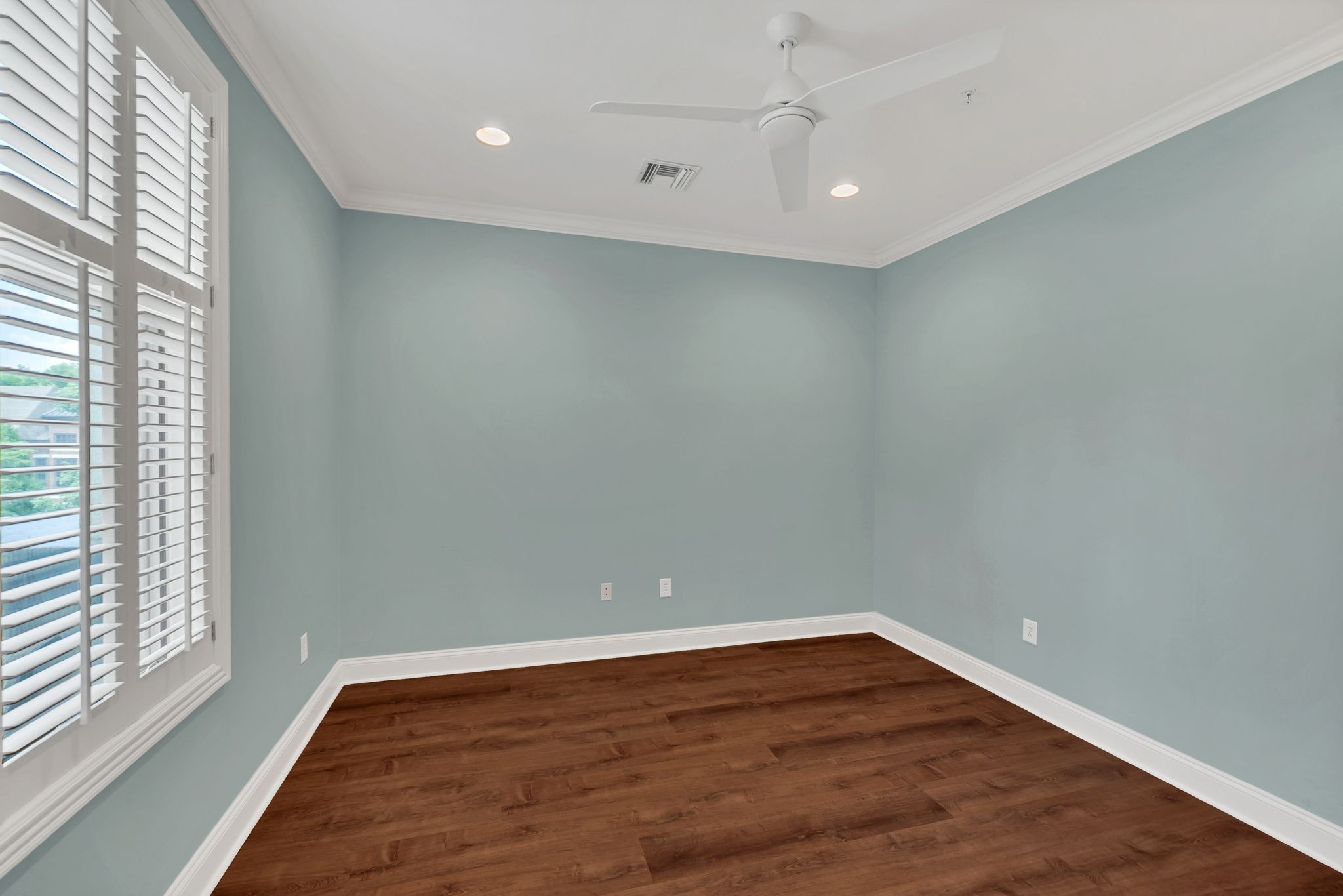 2411 Crestmoor Rd Unit: 104
