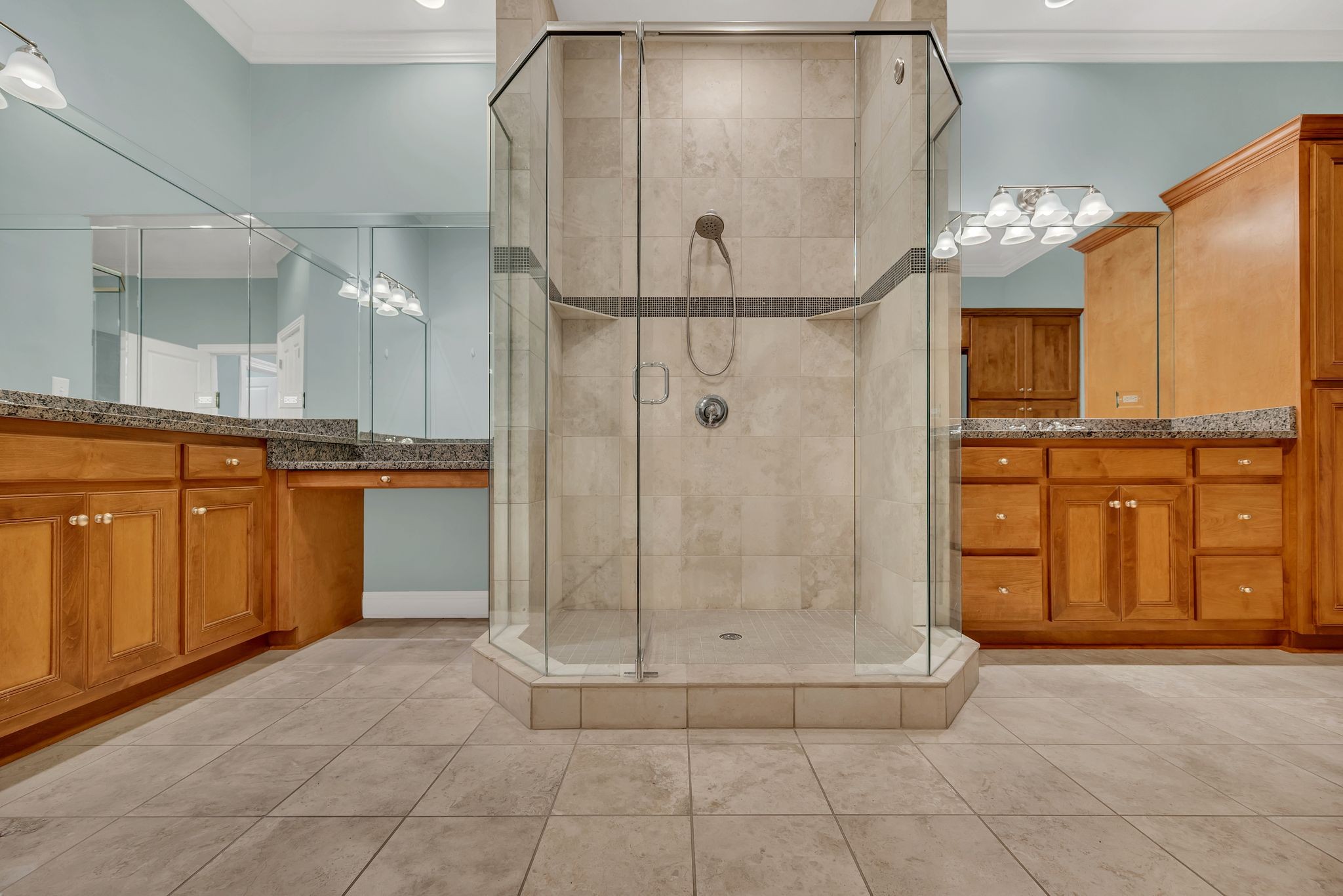 2411 Crestmoor Rd Unit: 104
