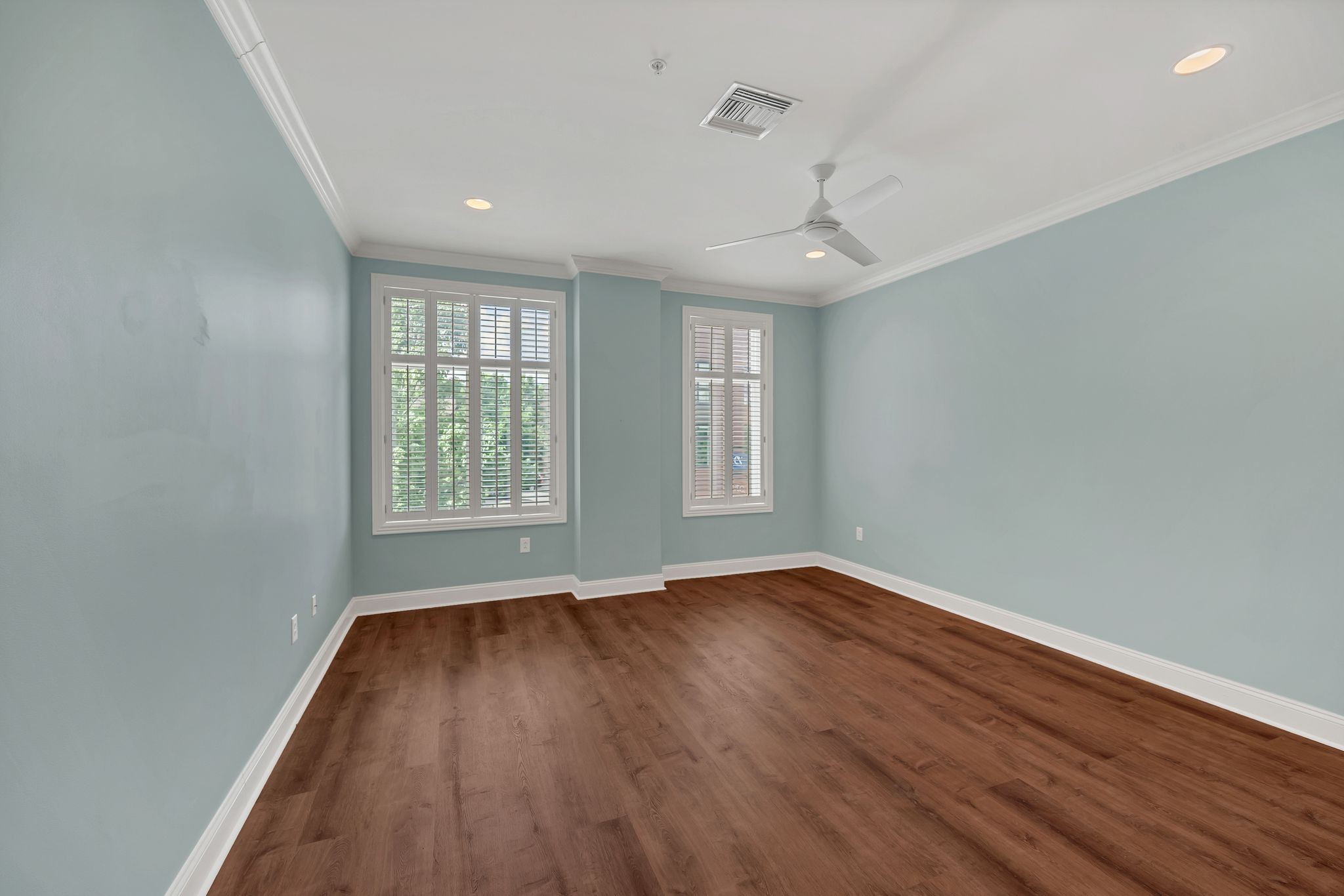2411 Crestmoor Rd Unit: 104