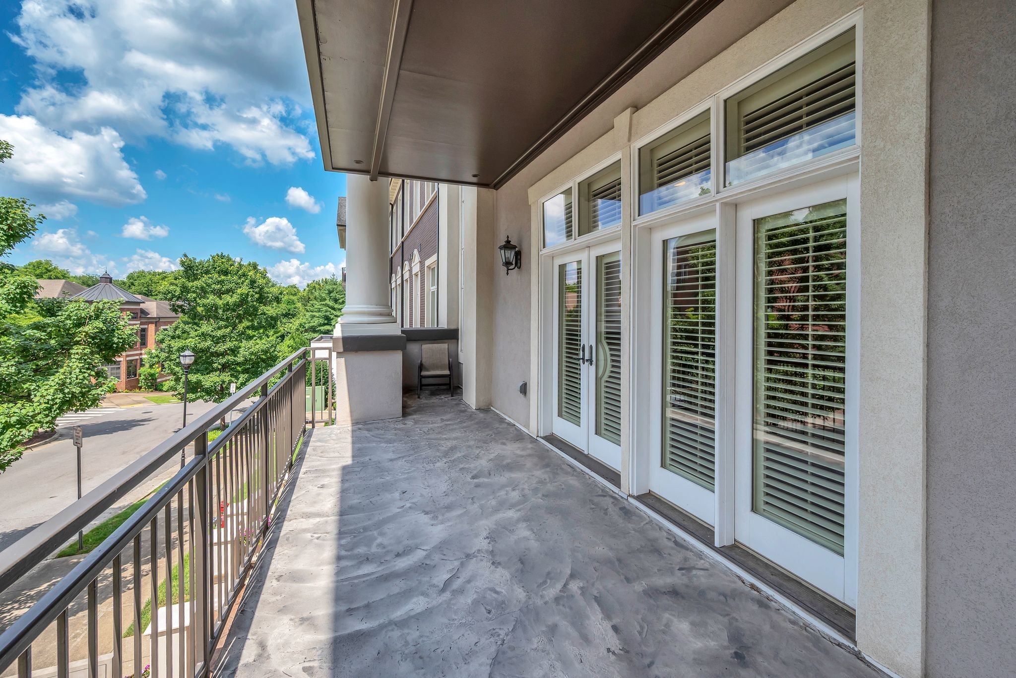 2411 Crestmoor Rd Unit: 104