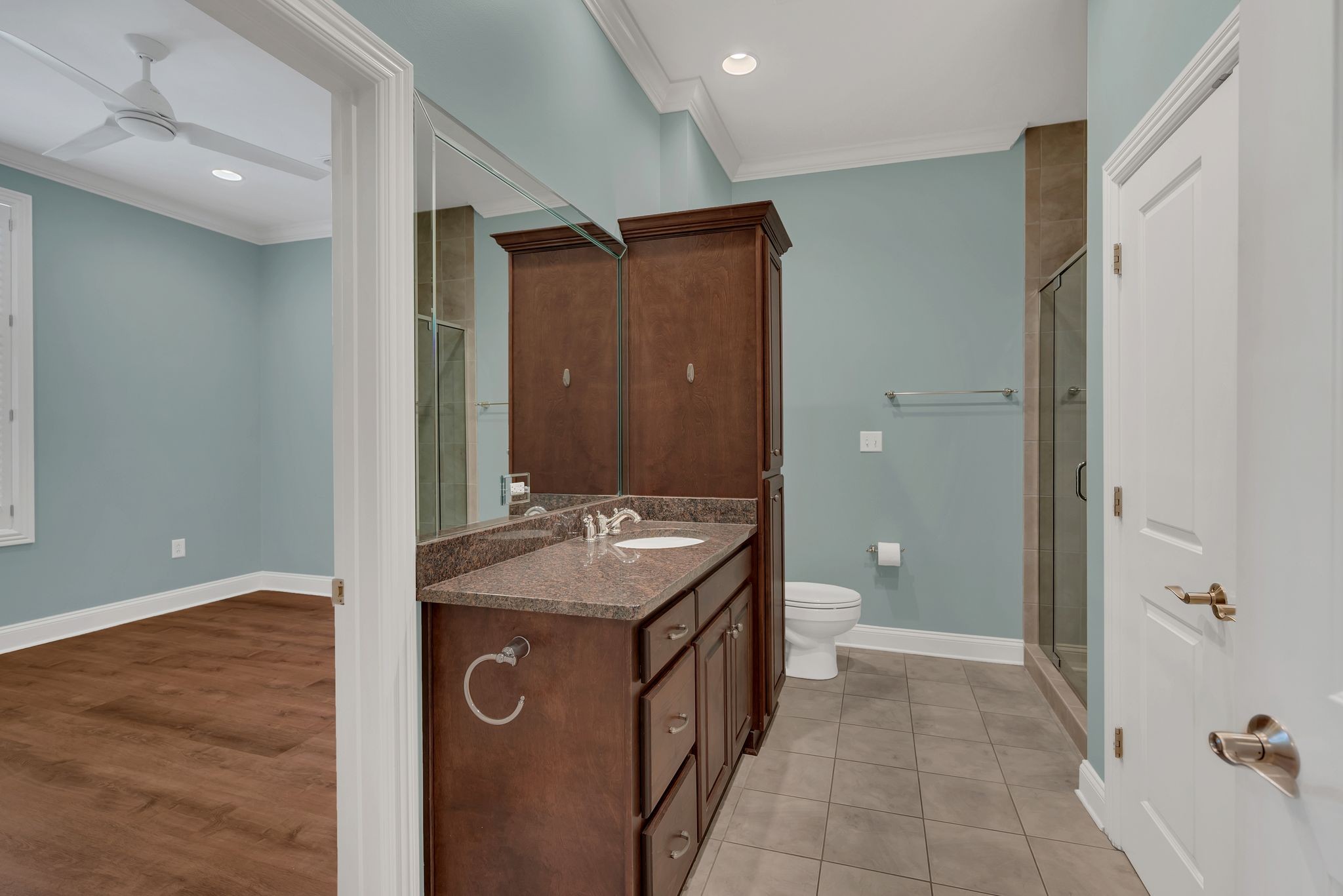2411 Crestmoor Rd Unit: 104