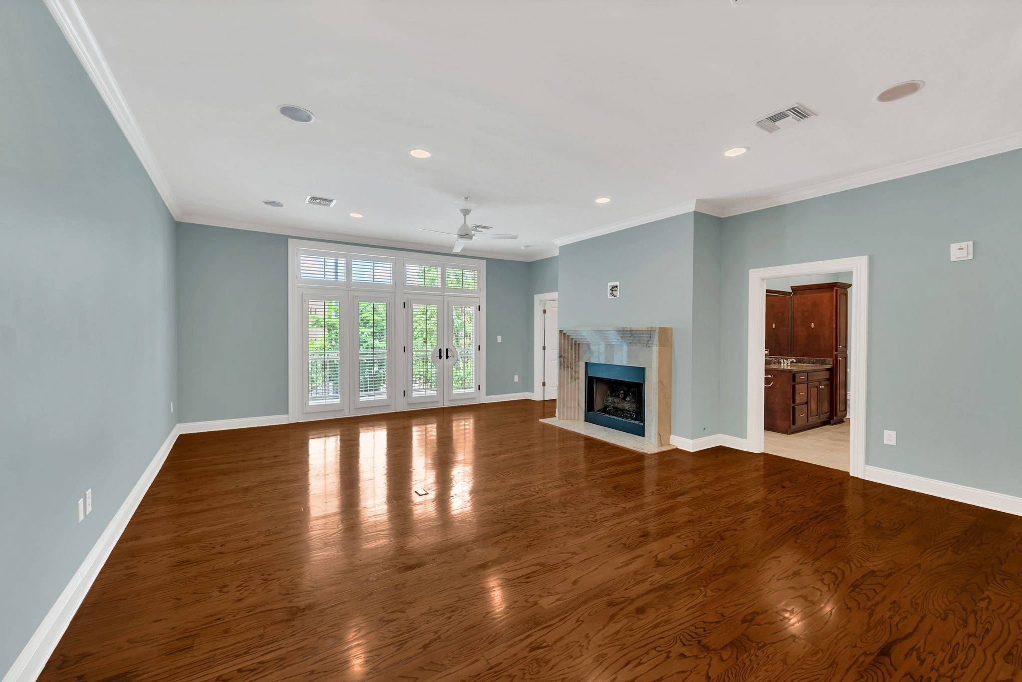 2411 Crestmoor Rd Unit: 104