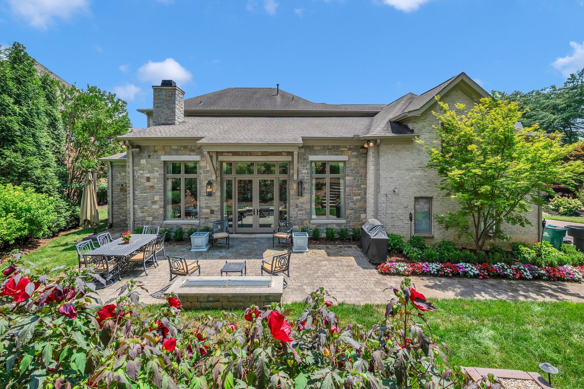 208 Belclaire Pl