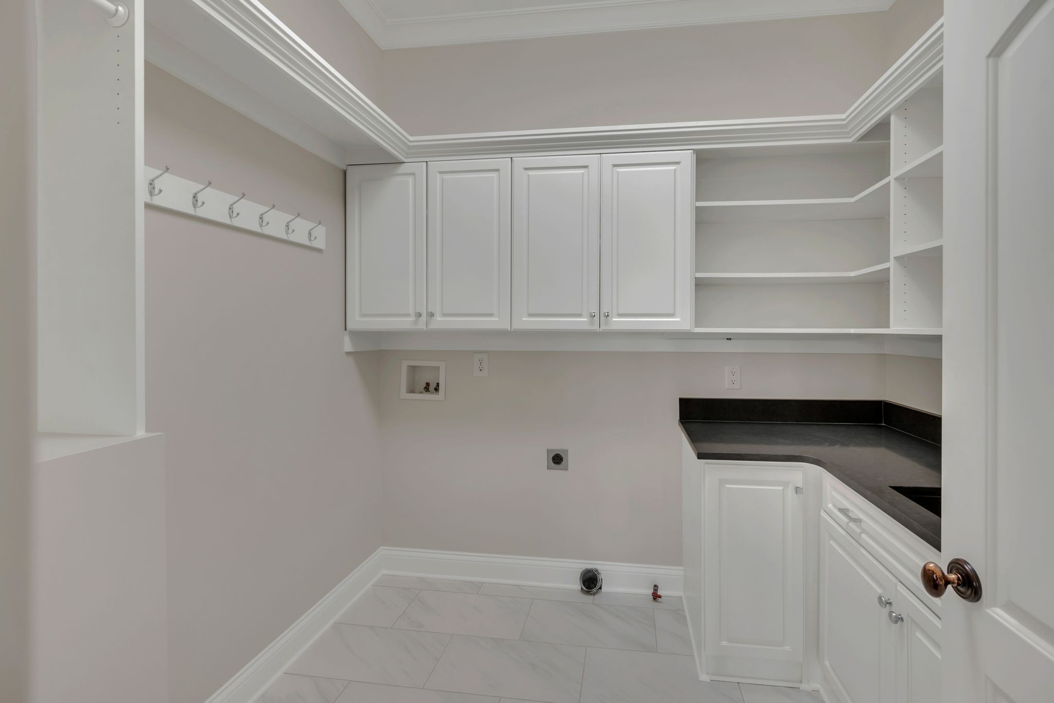 208 Belclaire Pl