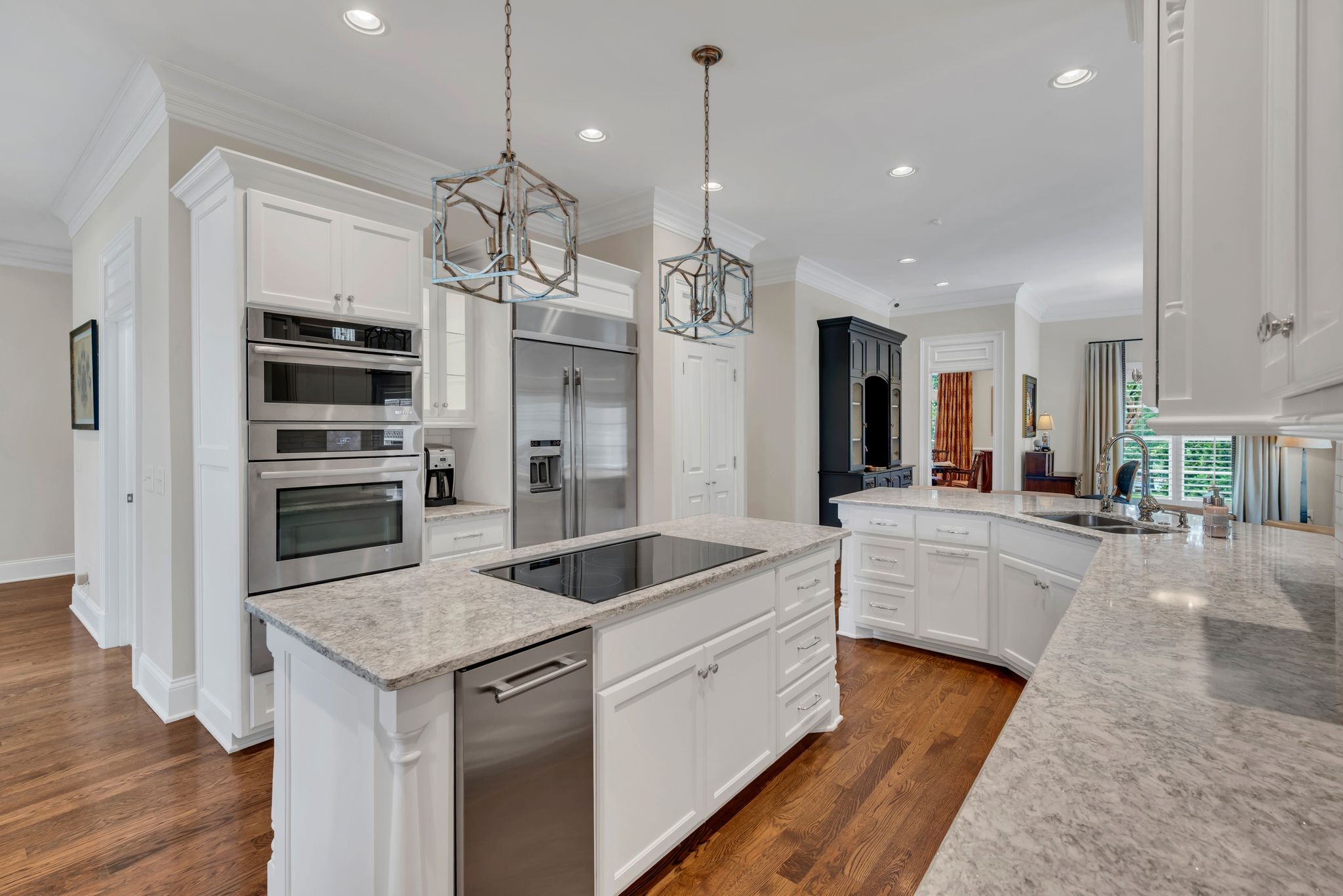 208 Belclaire Pl