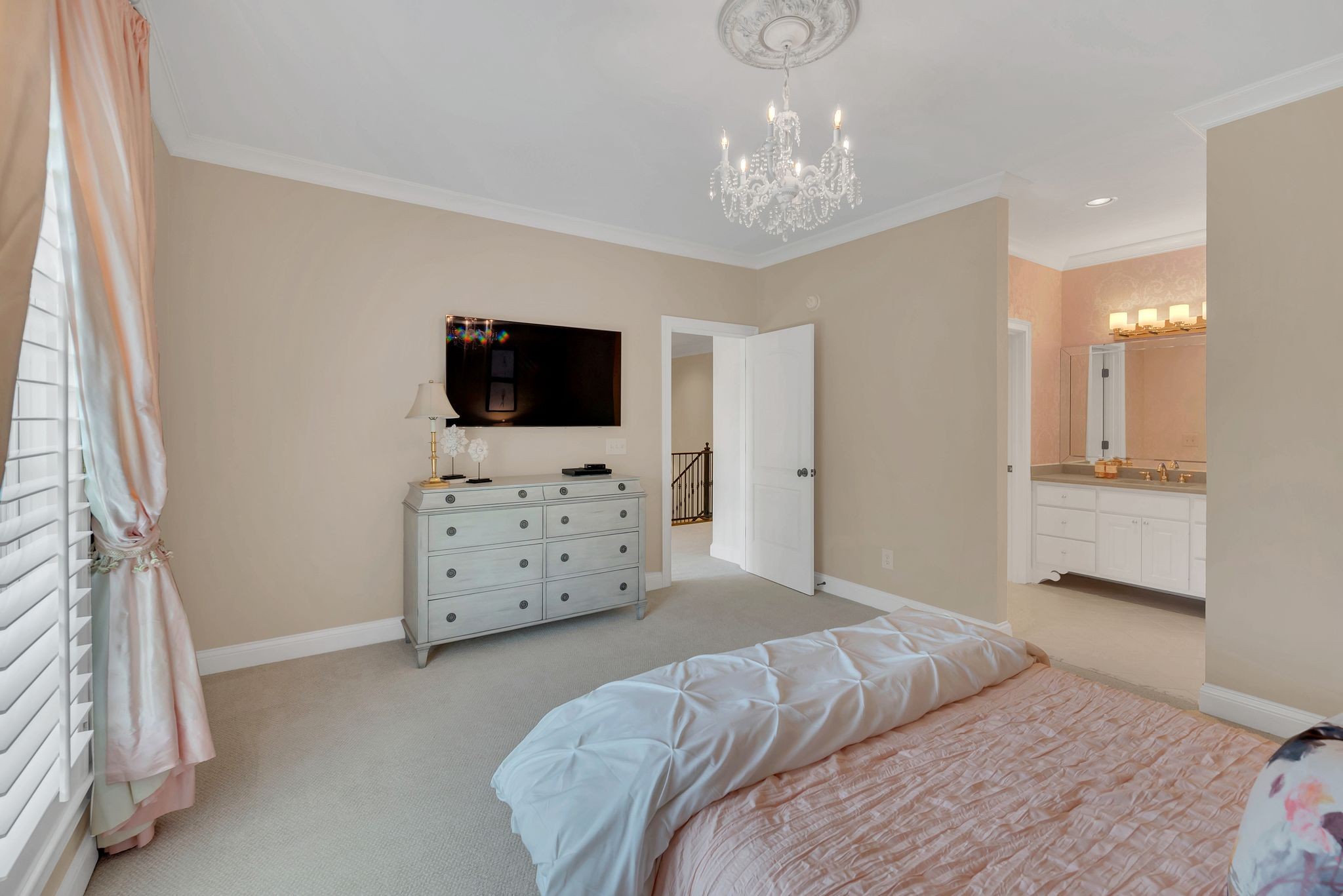 208 Belclaire Pl