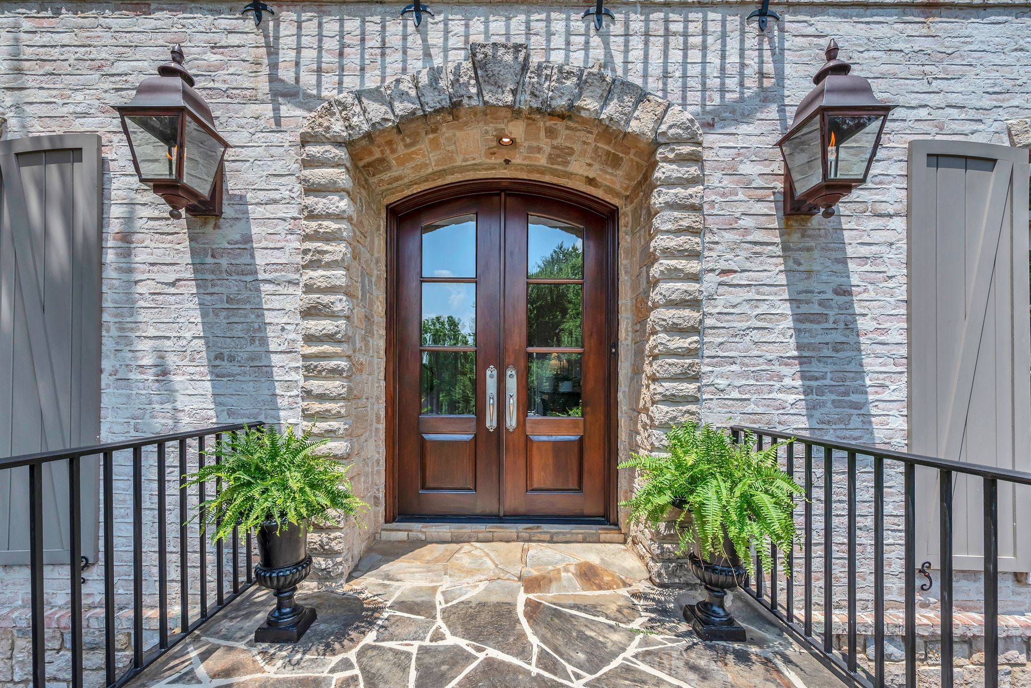 208 Belclaire Pl