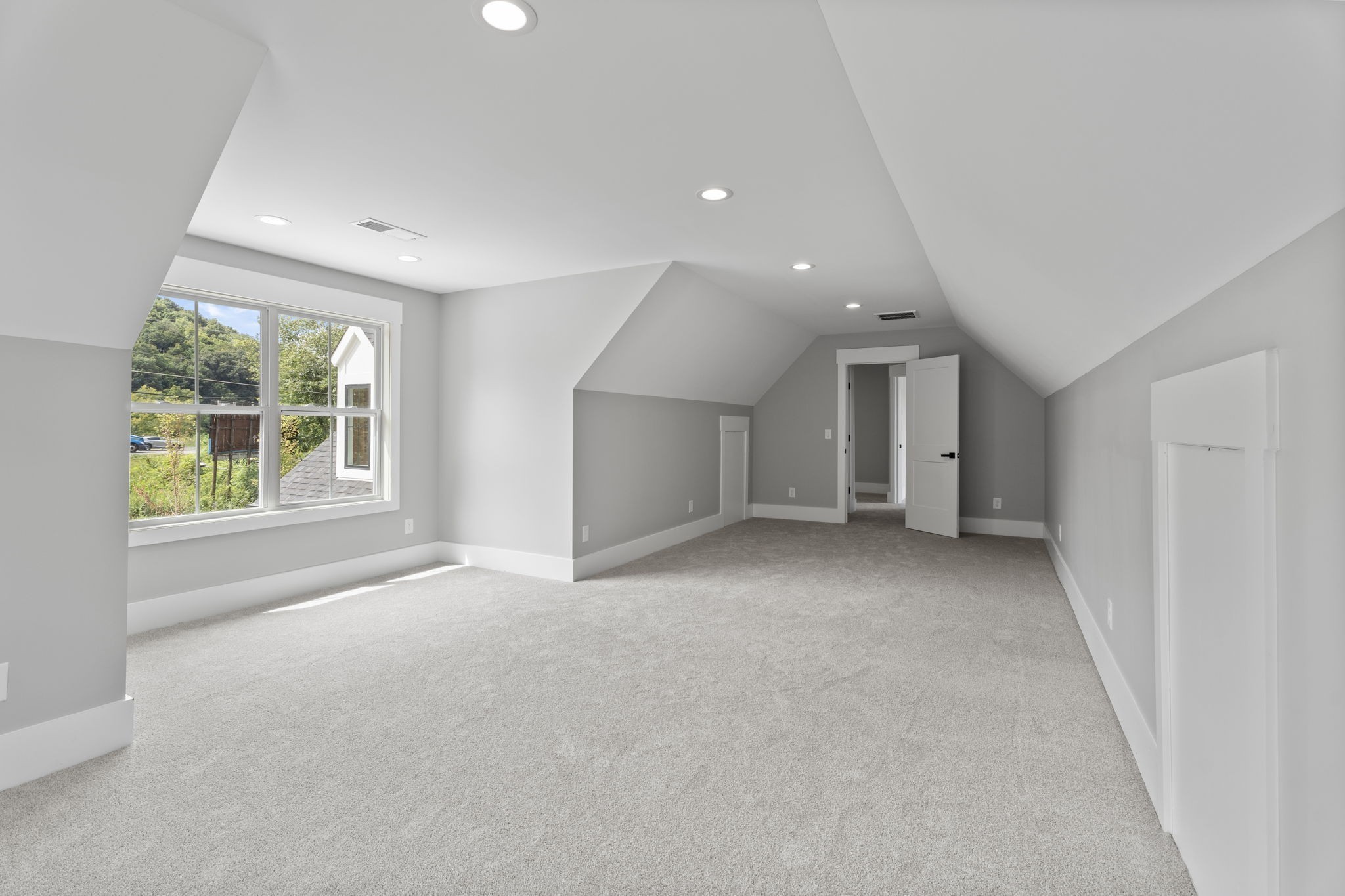 6021 Riverview Dr