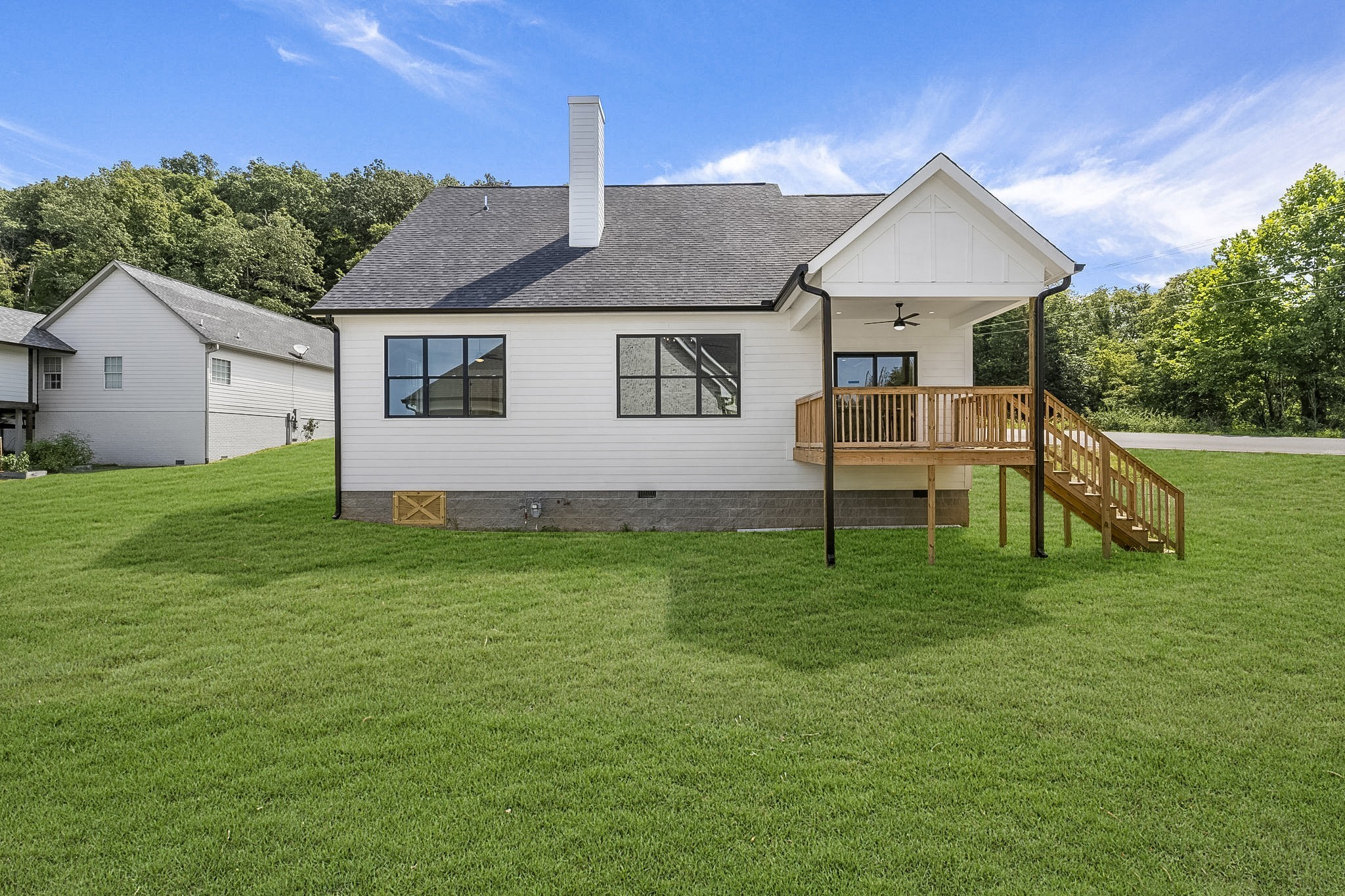 6021 Riverview Dr