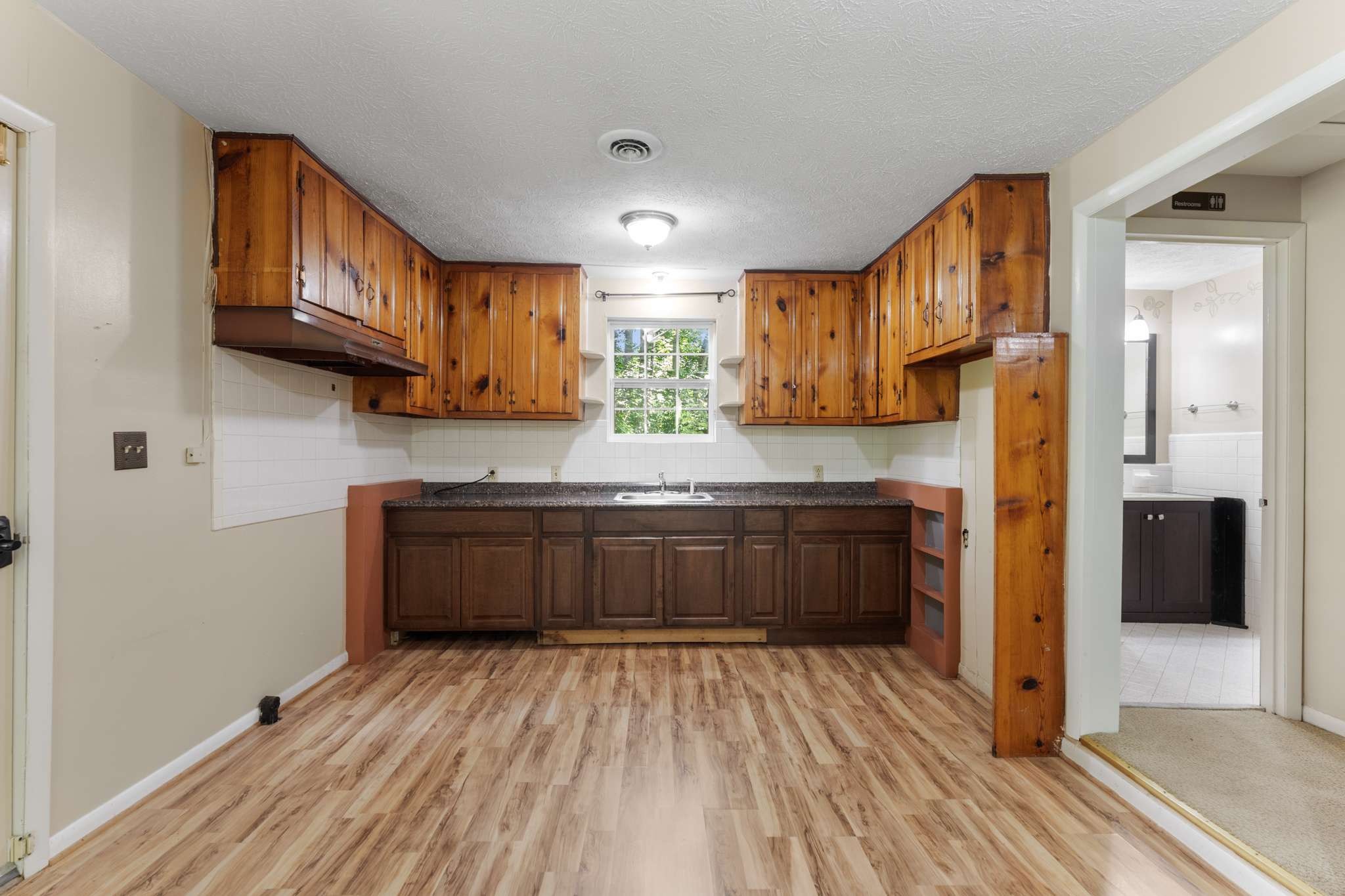 8475 McCrory Ln