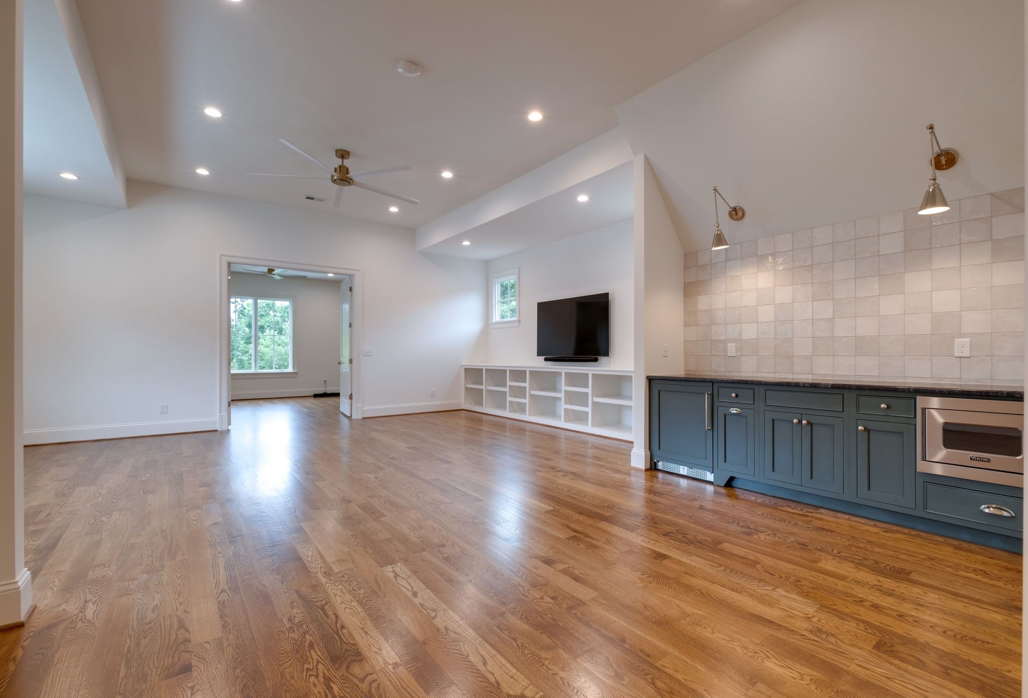 812 Wilson Blvd