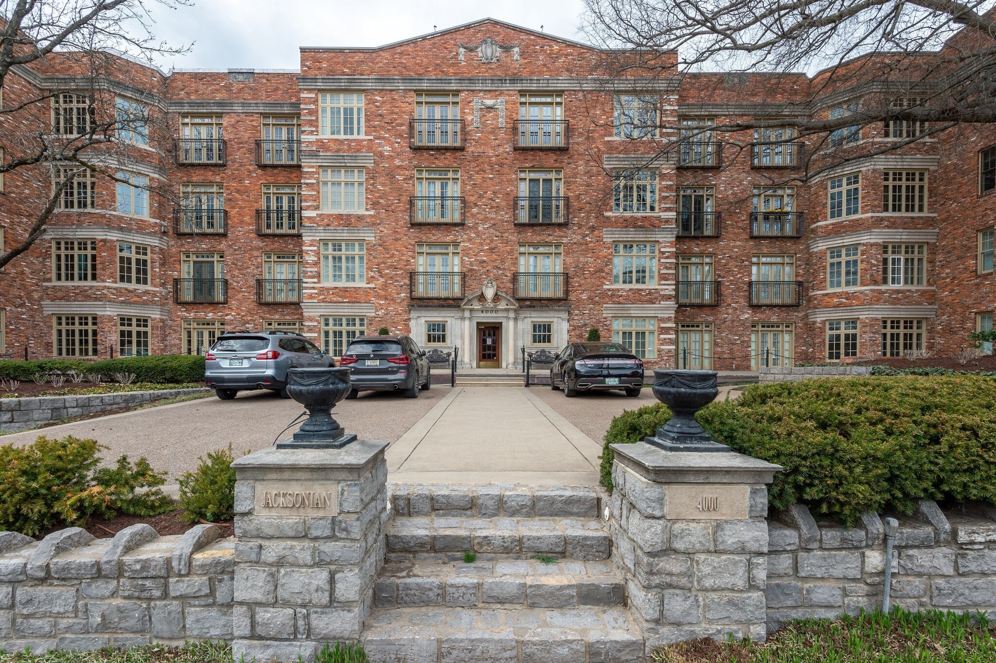 4000 West End Ave Unit: 101