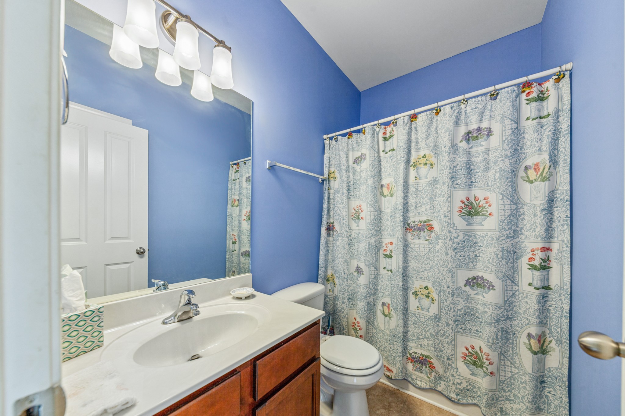 2438 Duxbury Dr