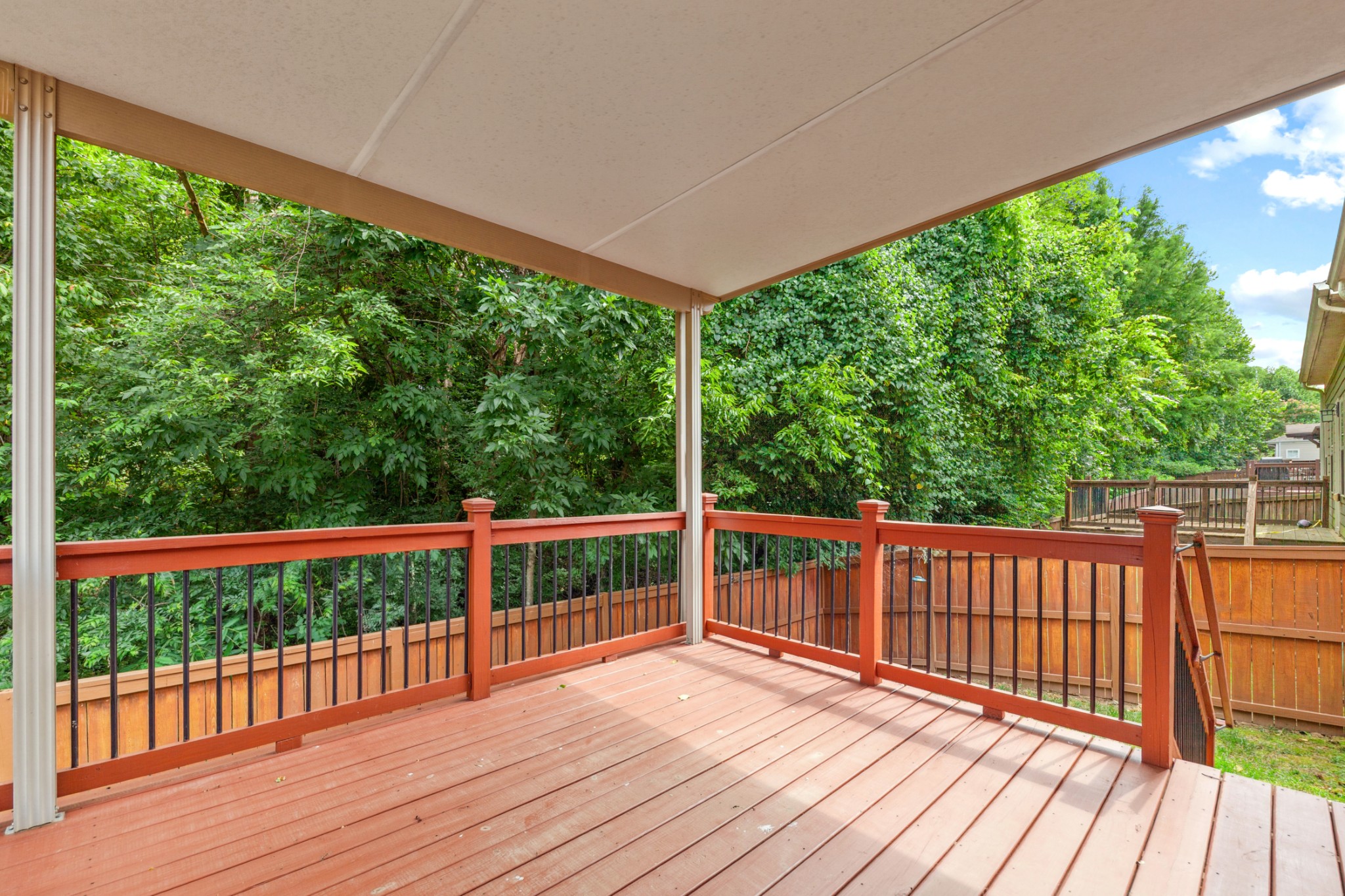 2438 Duxbury Dr