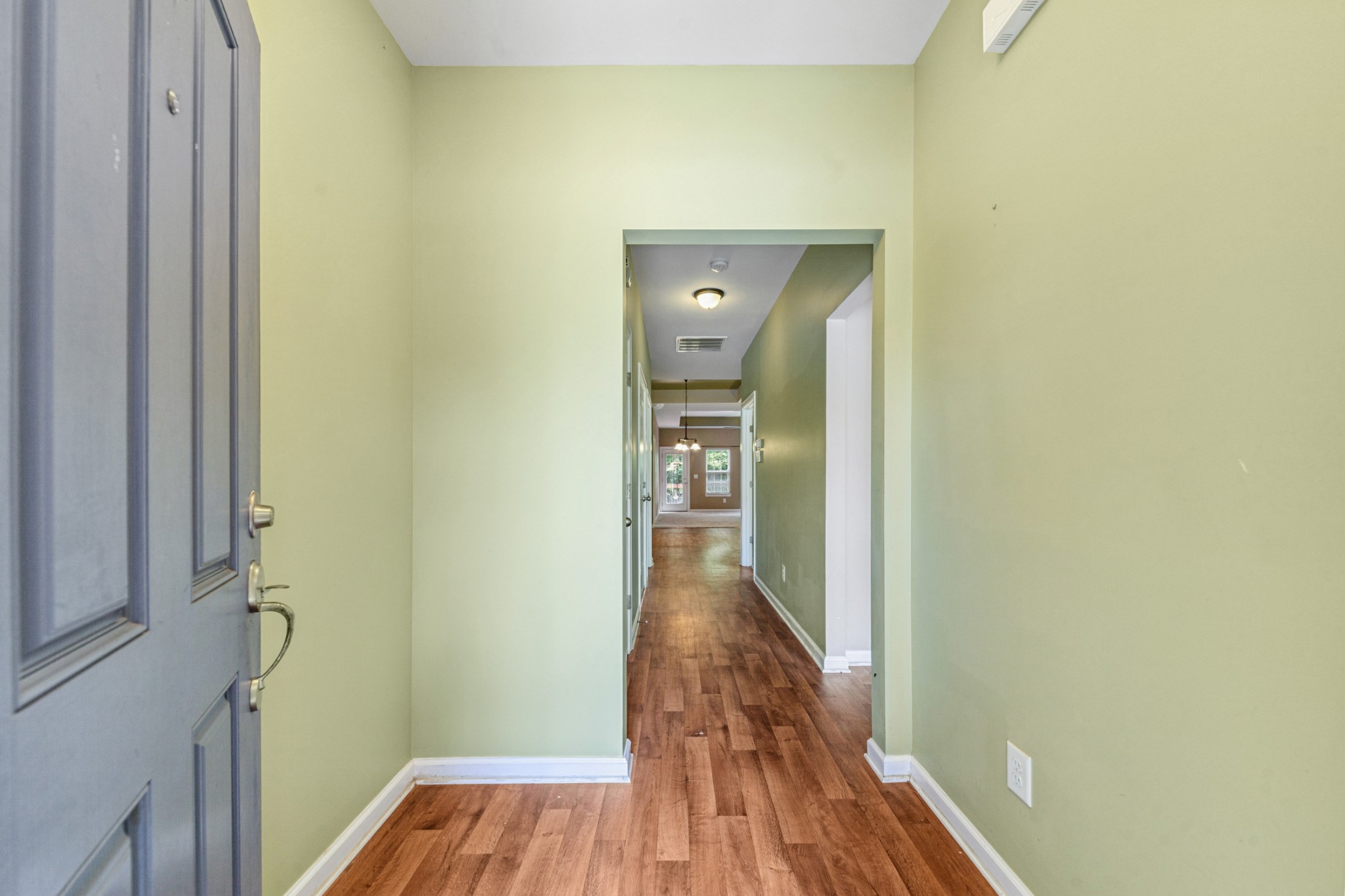 2438 Duxbury Dr