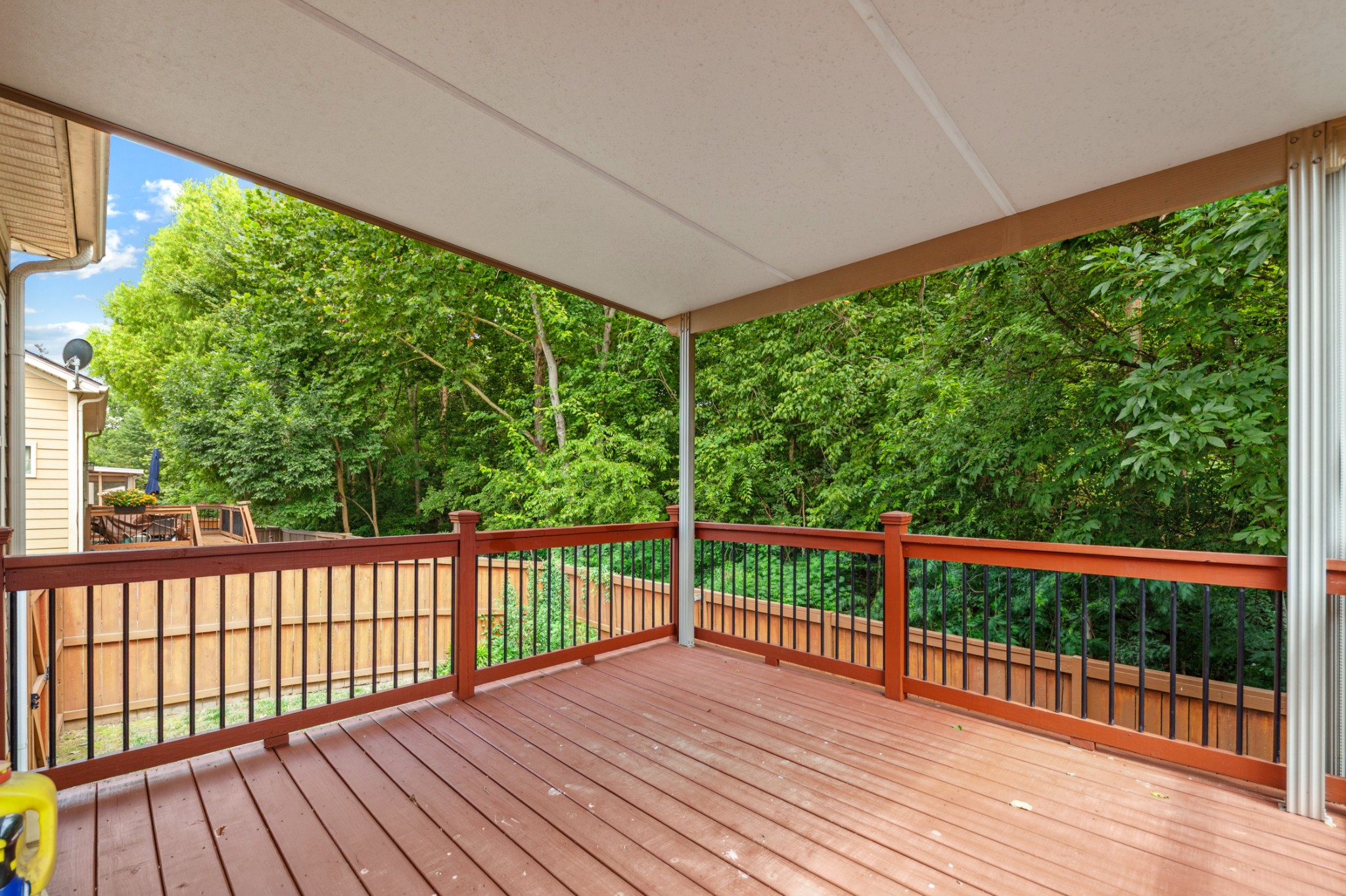 2438 Duxbury Dr