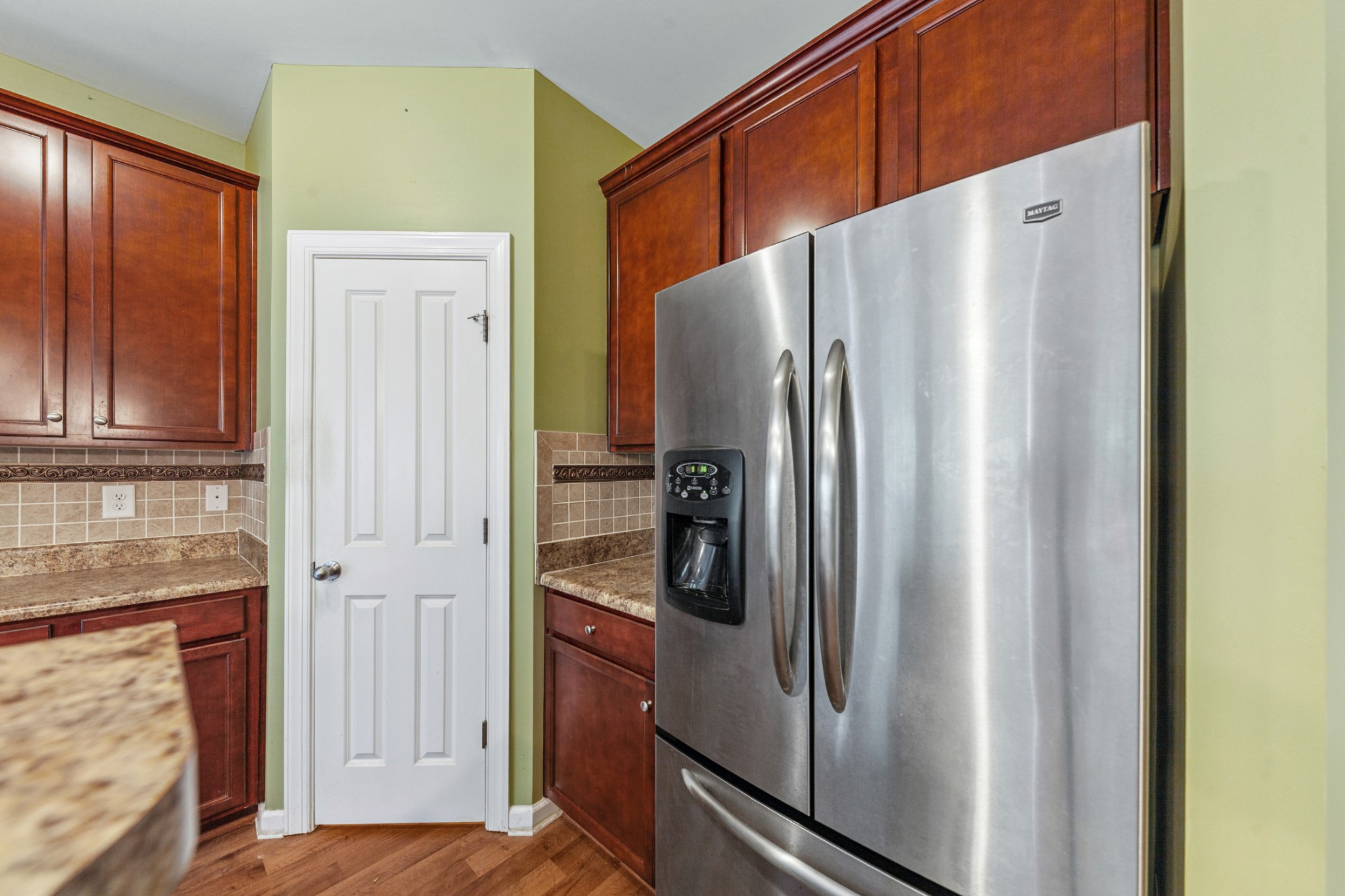 2438 Duxbury Dr
