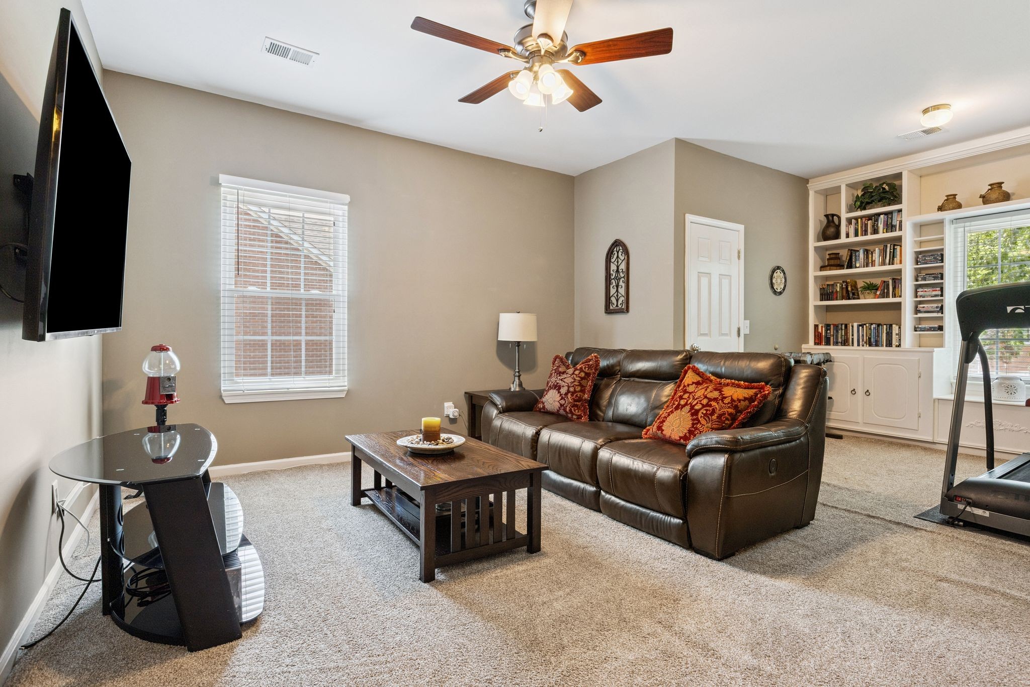 320 Dandridge Dr