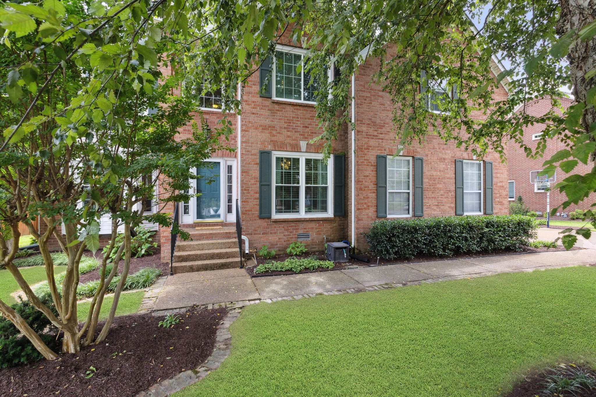 320 Dandridge Dr