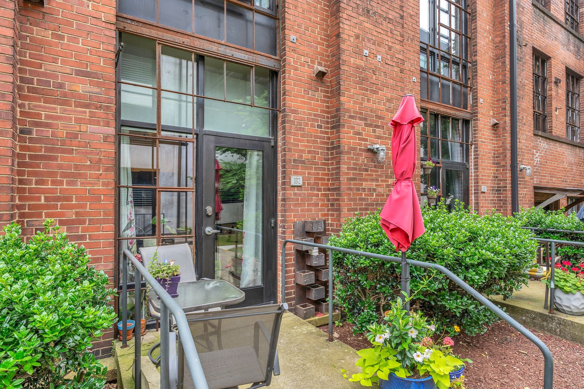 706 Taylor St Unit: 102