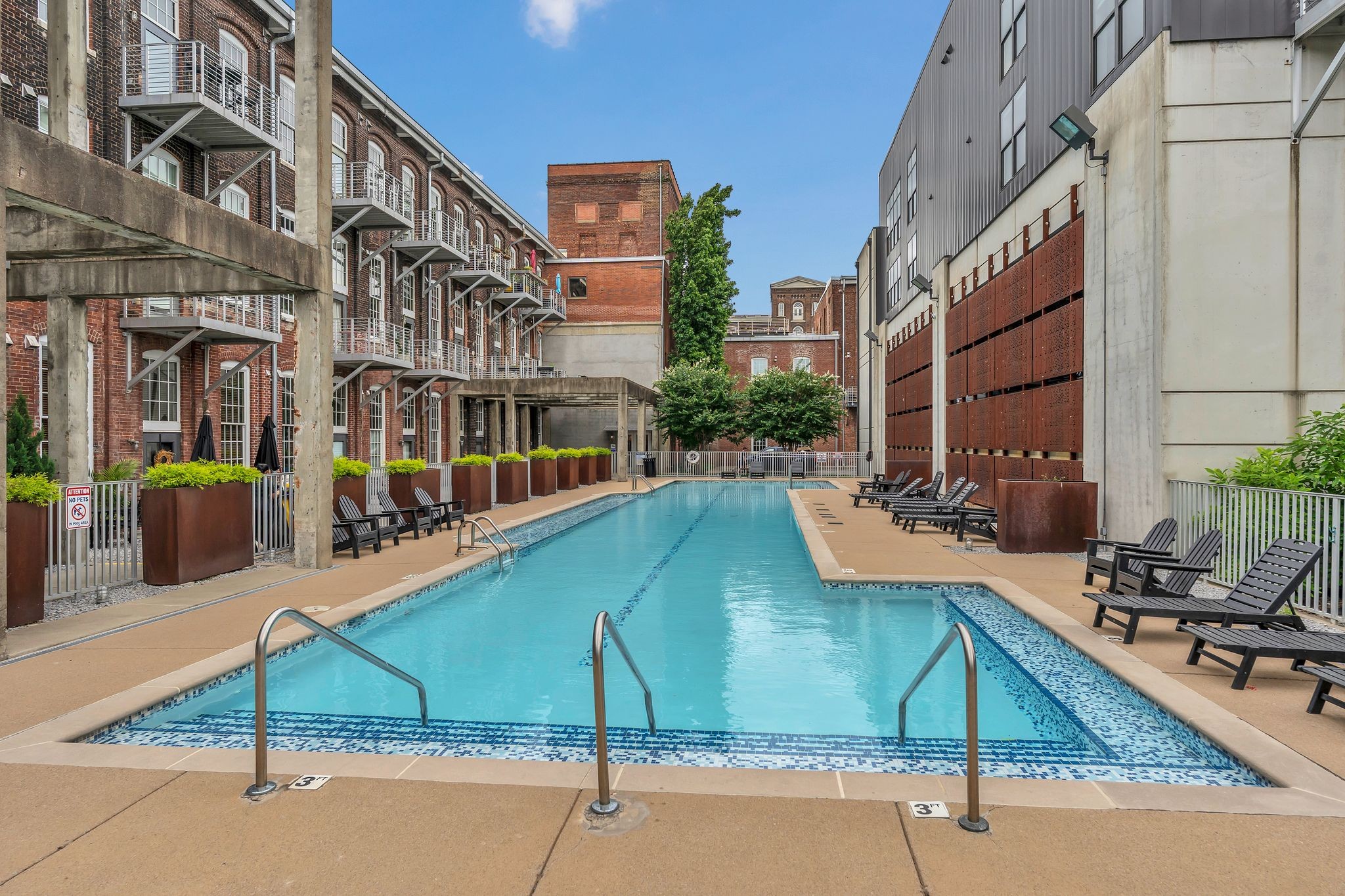 706 Taylor St Unit: 102