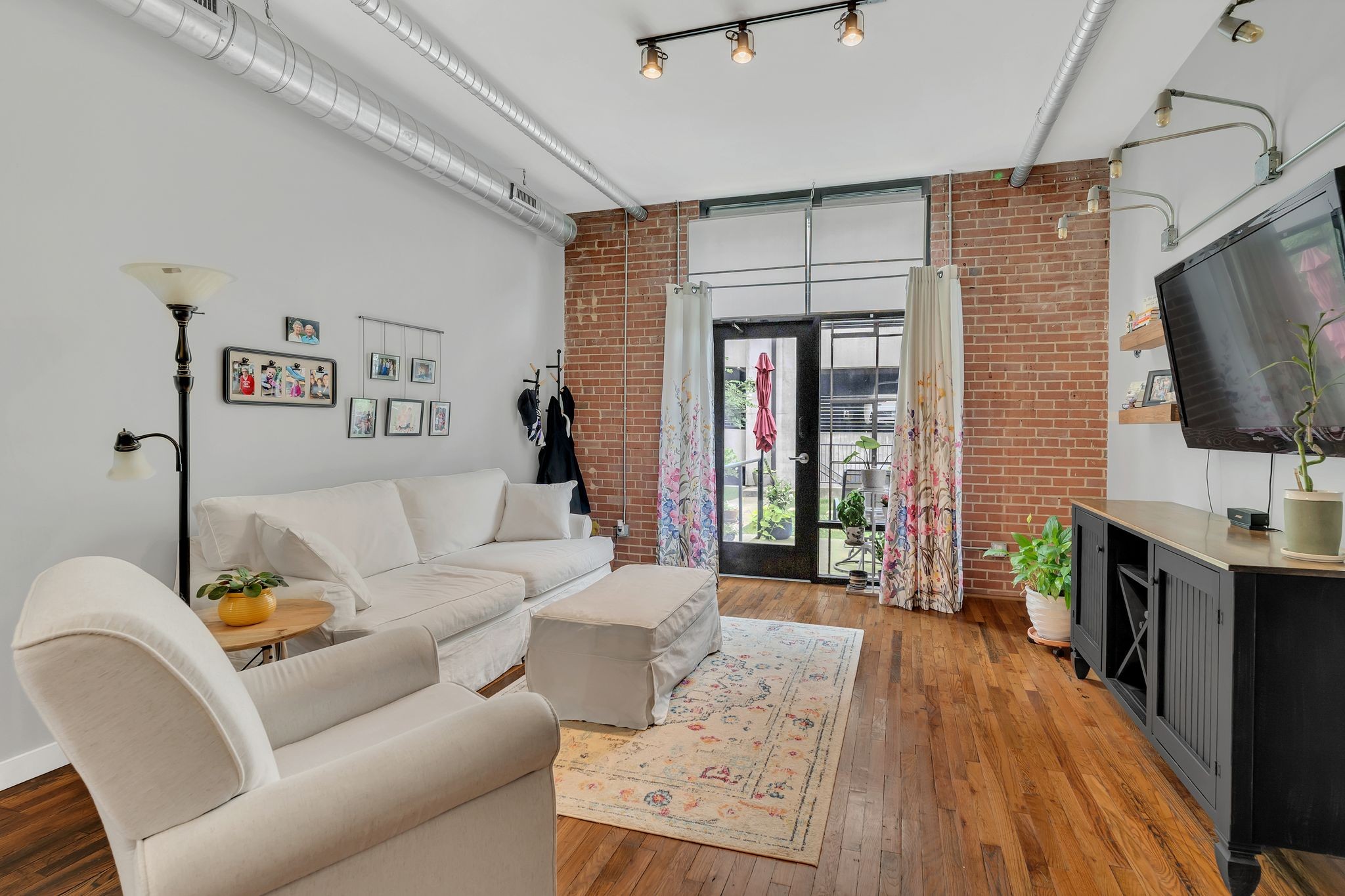 706 Taylor St Unit: 102