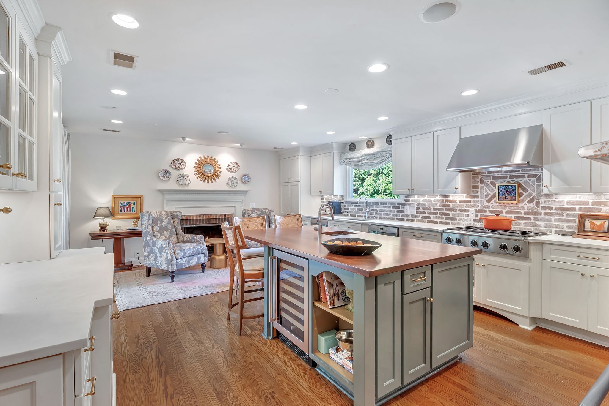 219 Hillwood Blvd