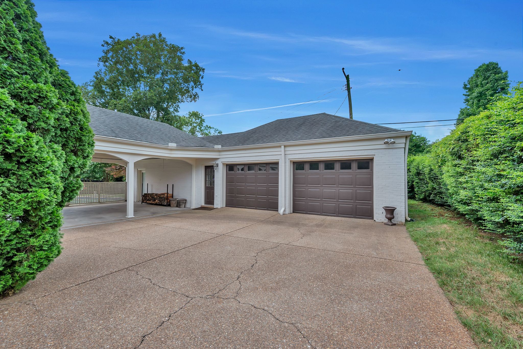 219 Hillwood Blvd