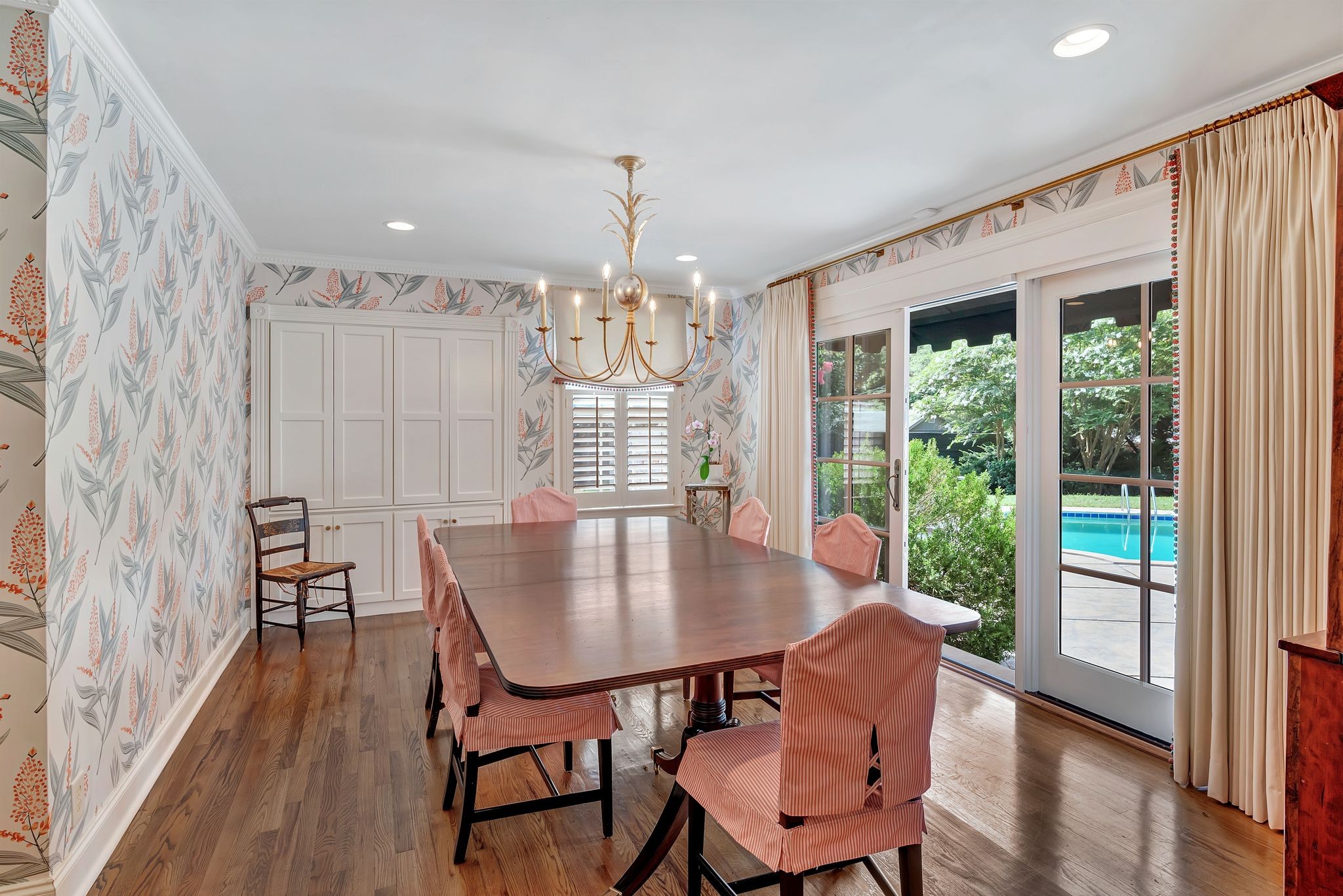 219 Hillwood Blvd