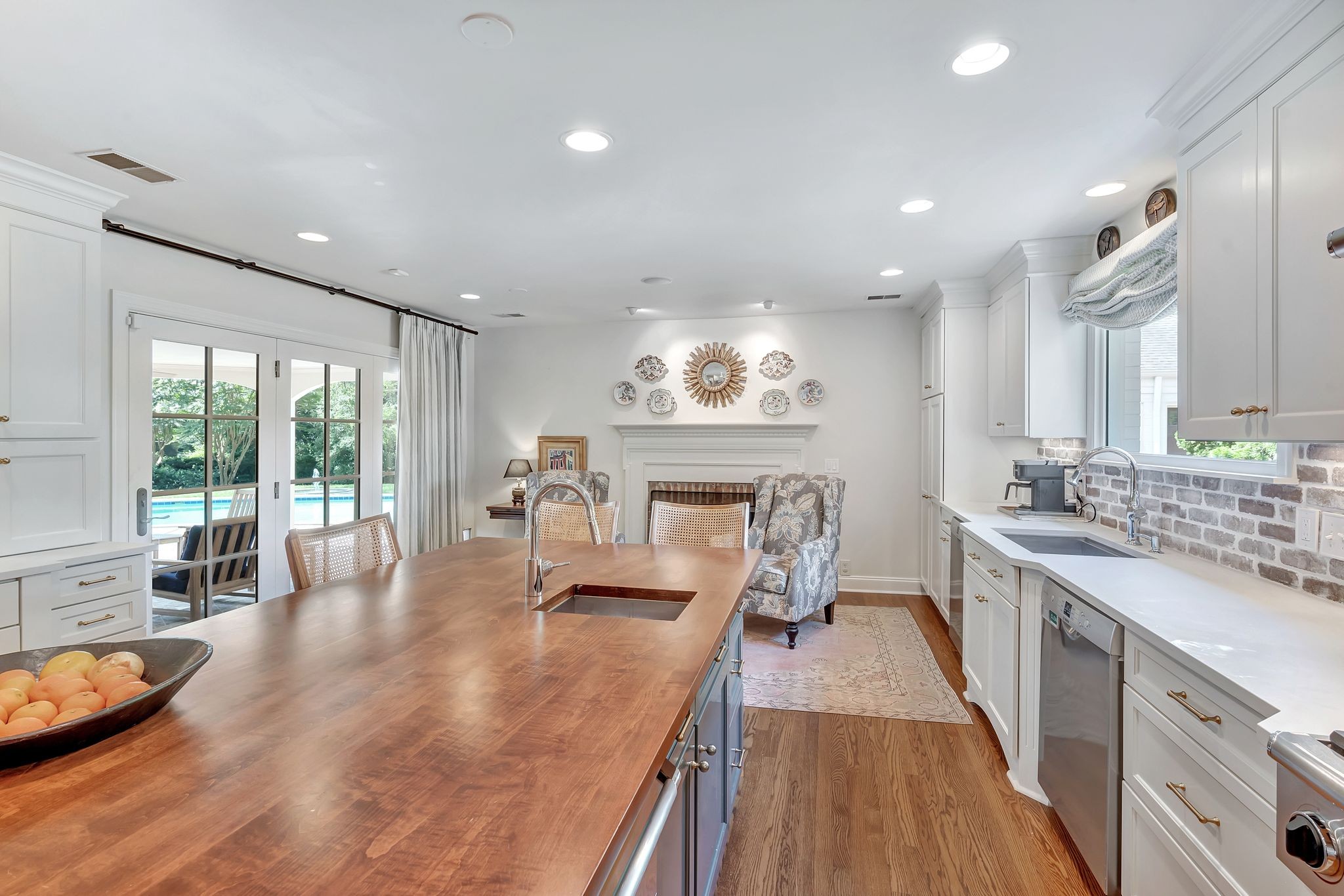 219 Hillwood Blvd