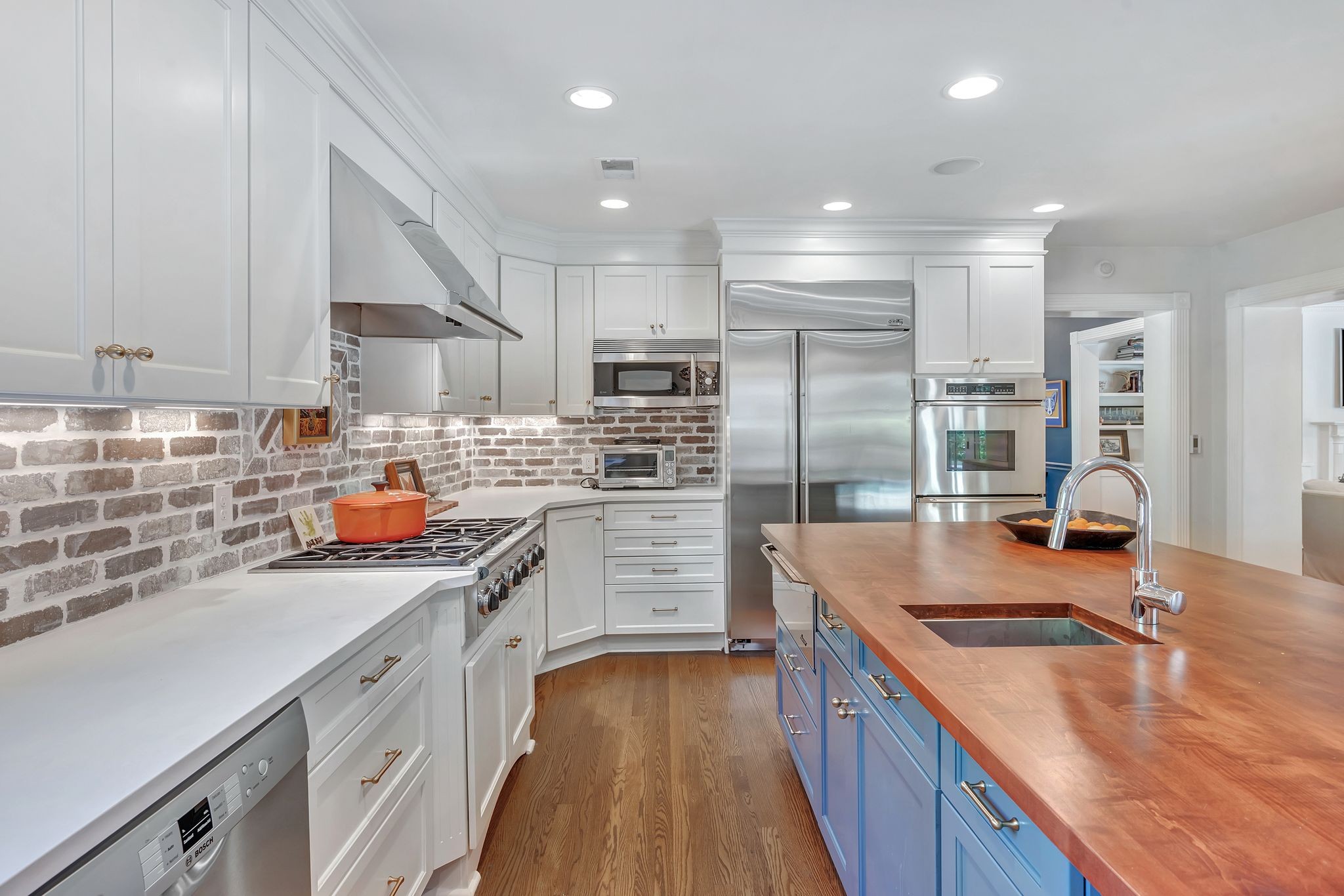 219 Hillwood Blvd