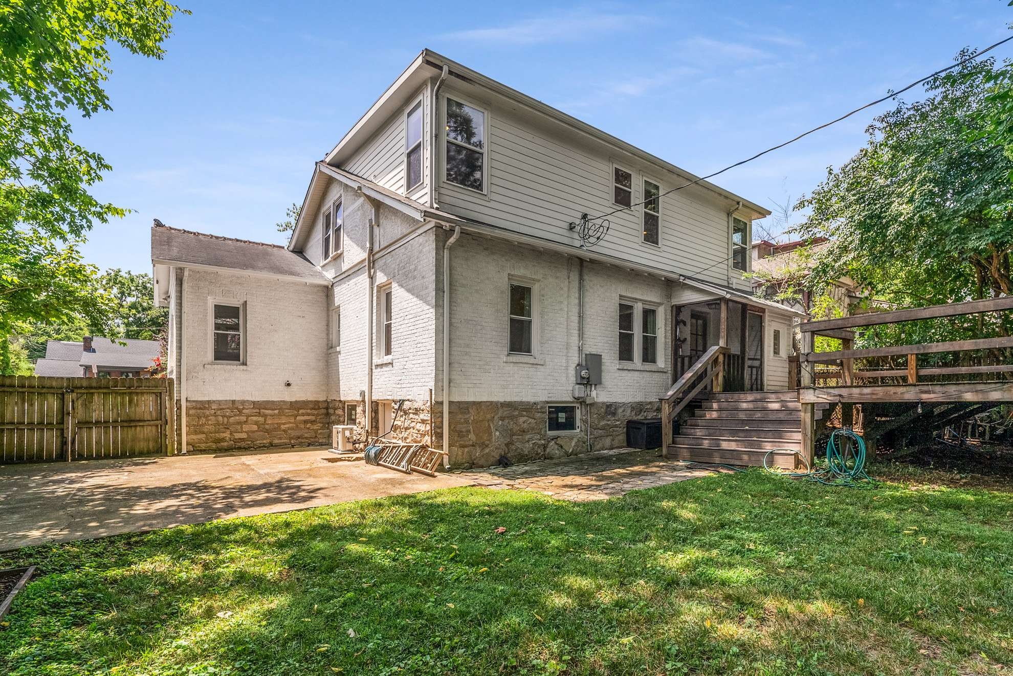 3002 Blakemore Ave