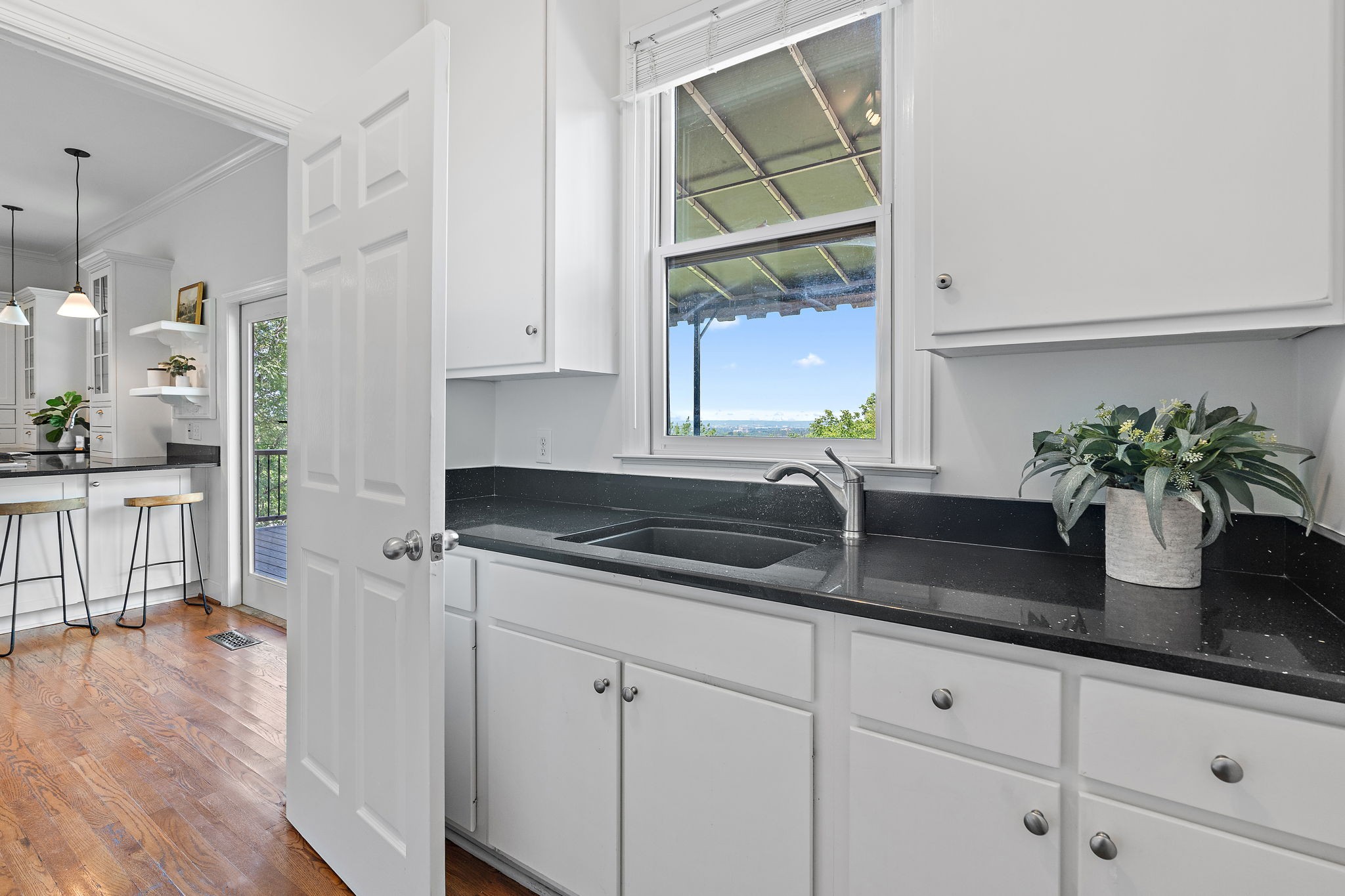 206 La Vista Drive