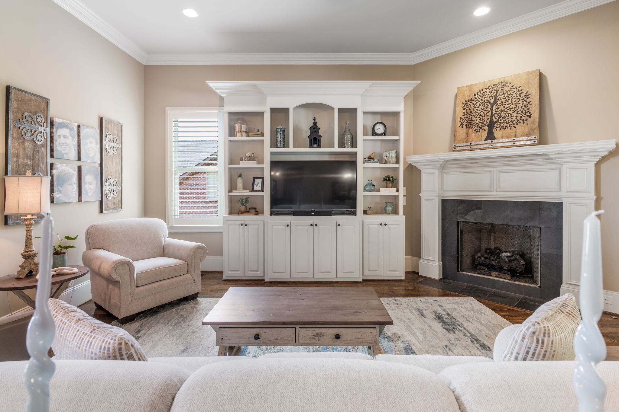 317 Holcombe Ln