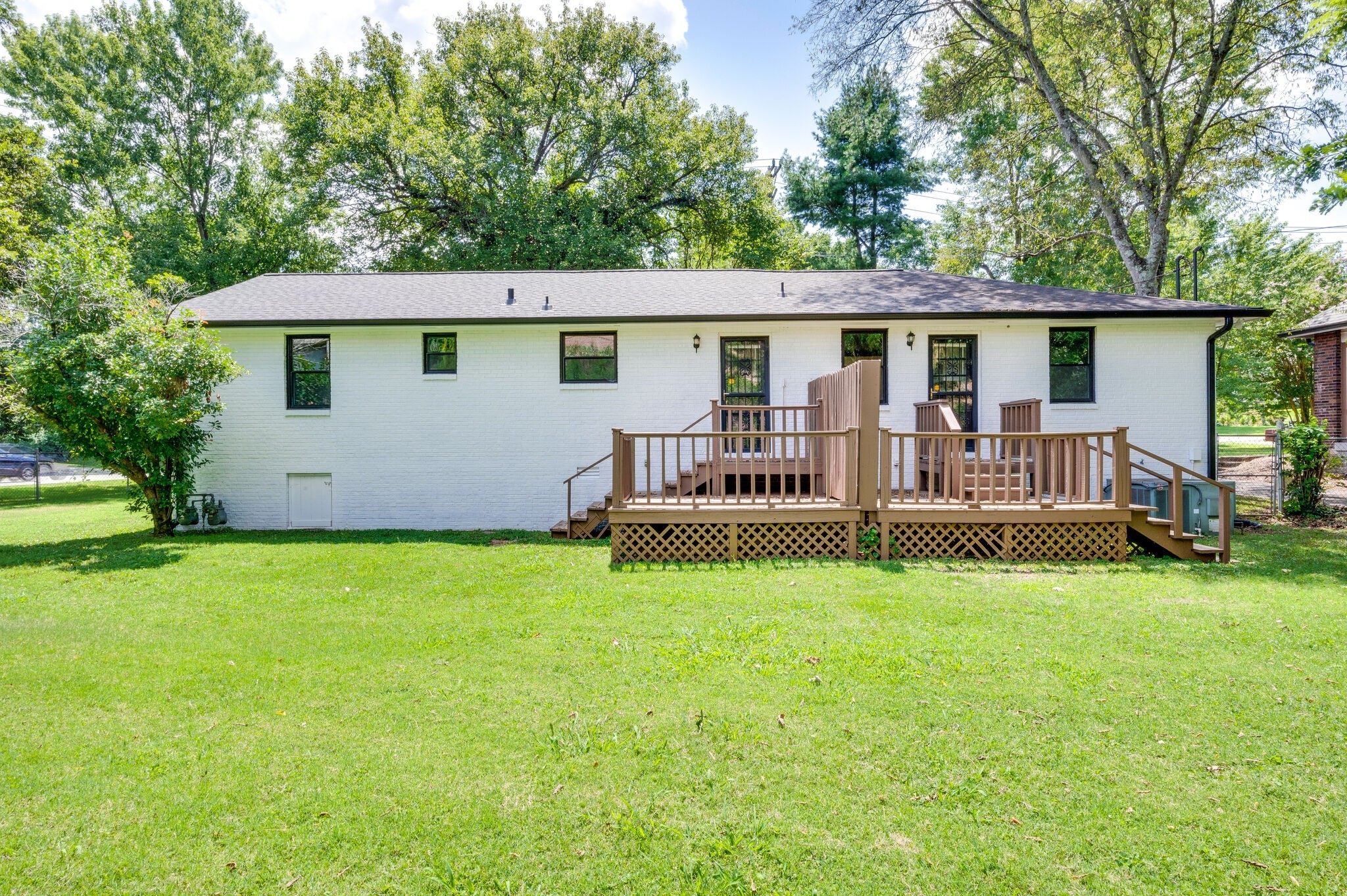 928 Battlefield Dr