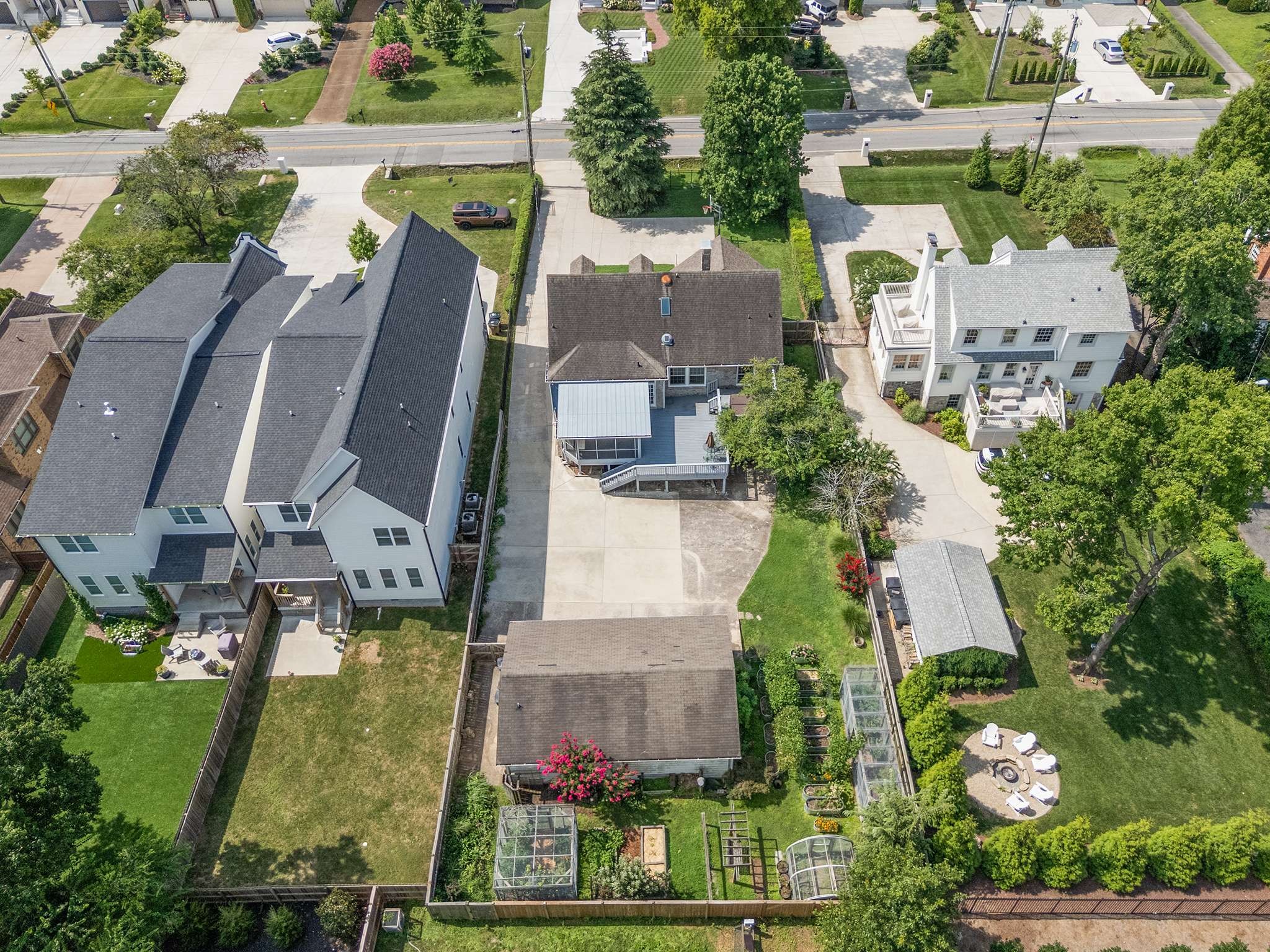 1498 Woodmont Blvd