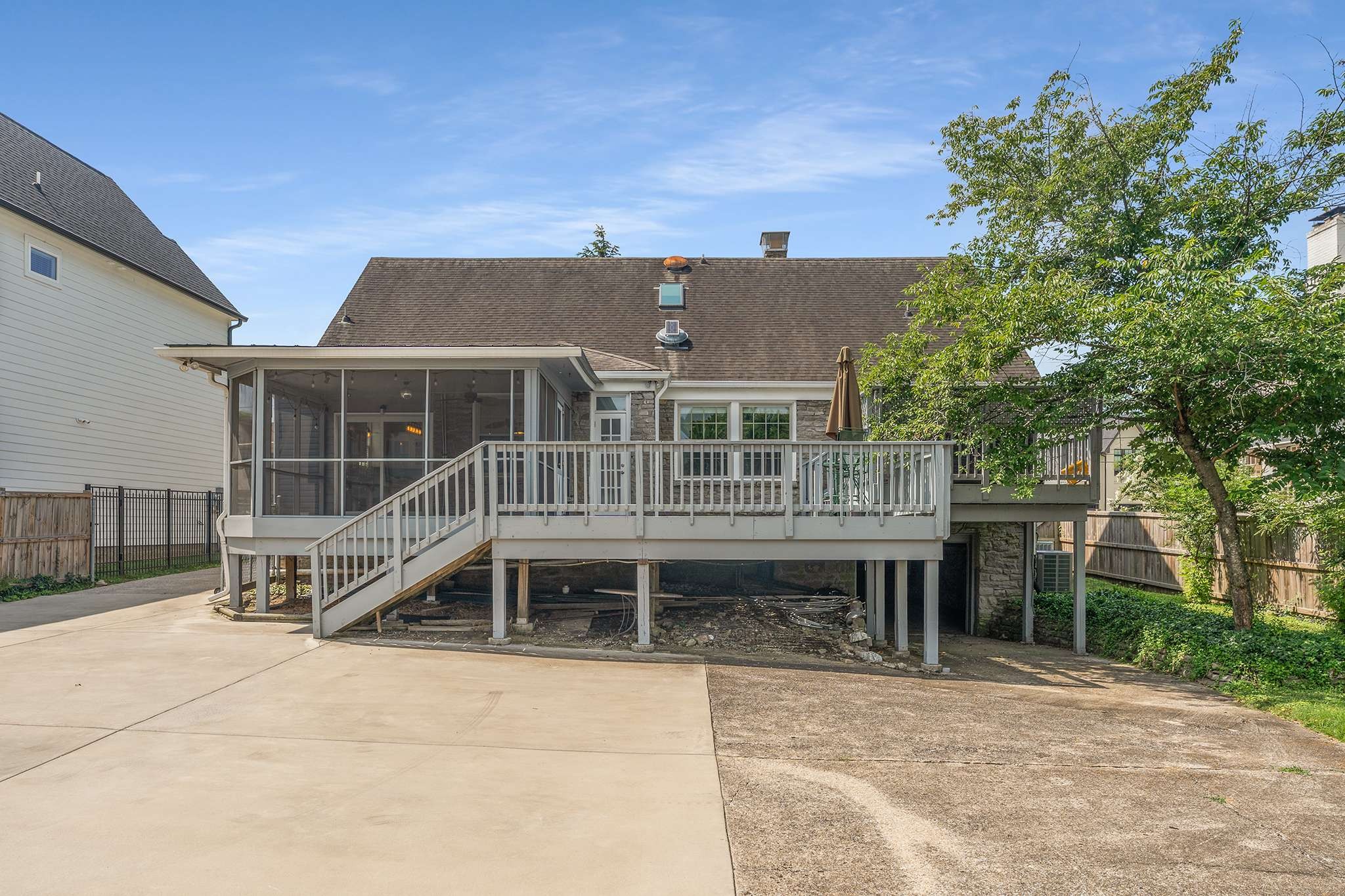 1498 Woodmont Blvd