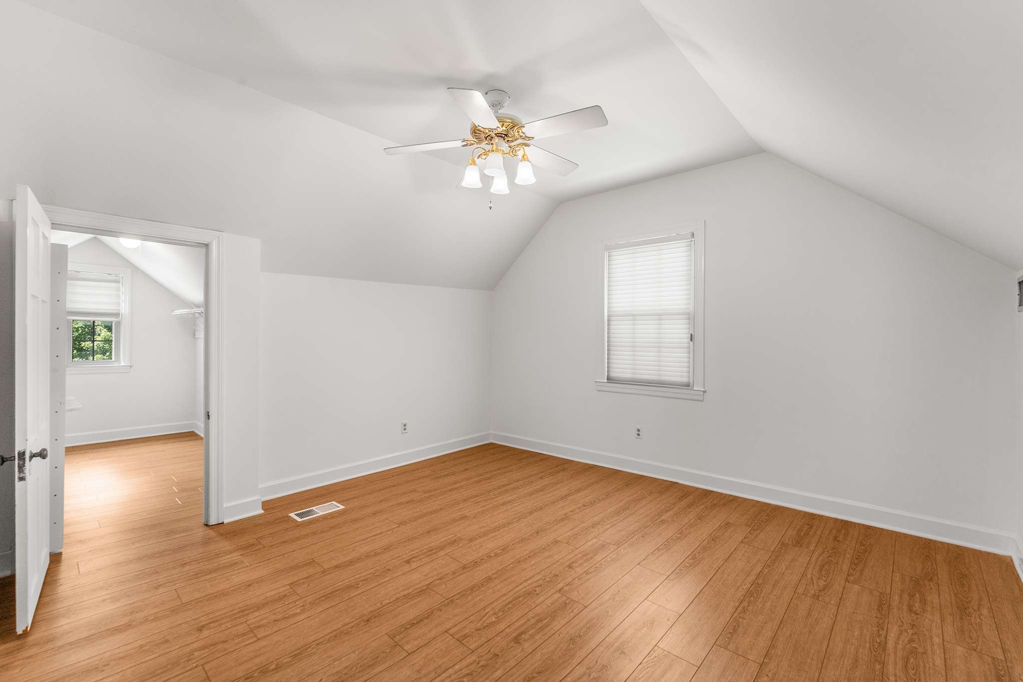 1498 Woodmont Blvd