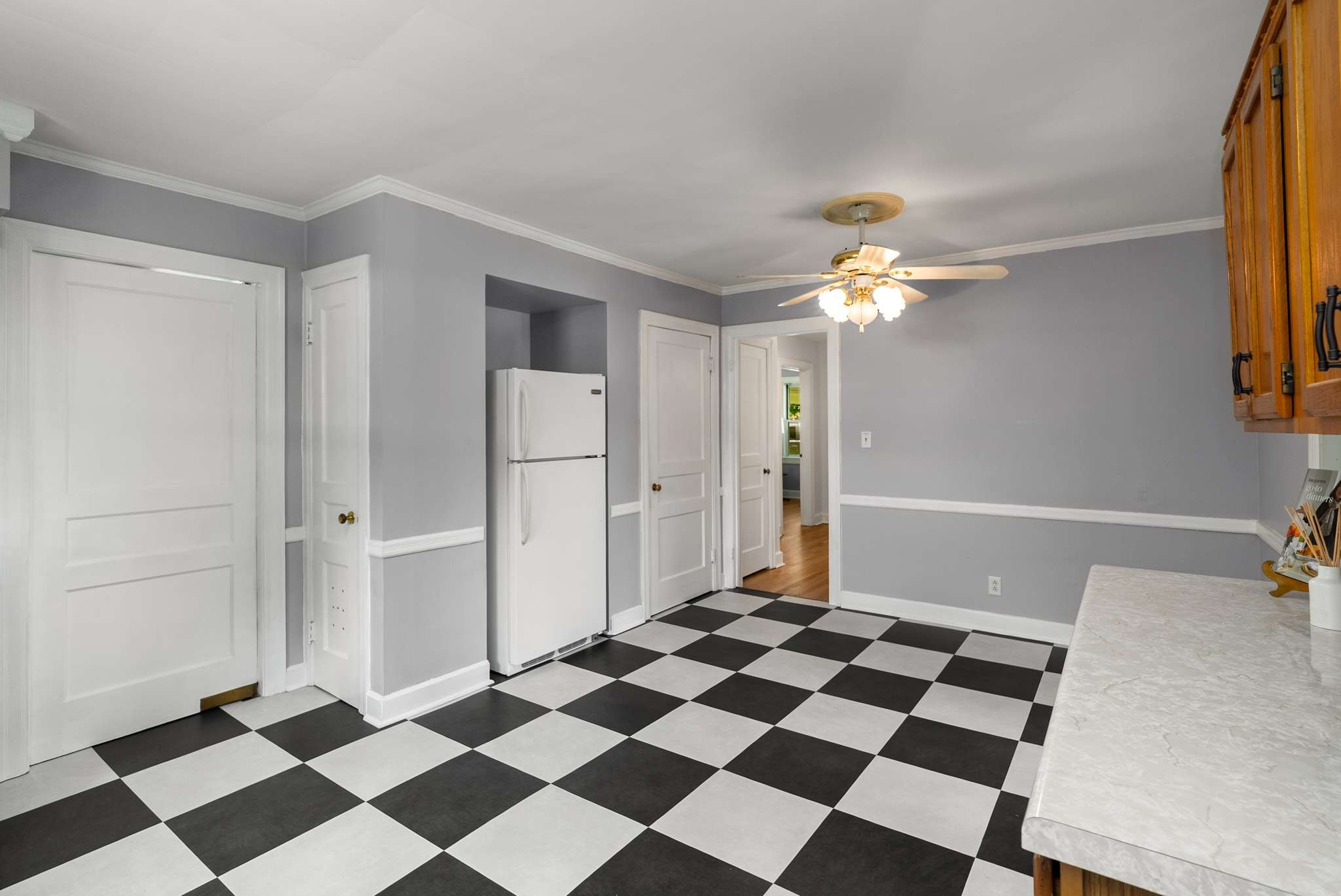 4011 Moss Rose Dr