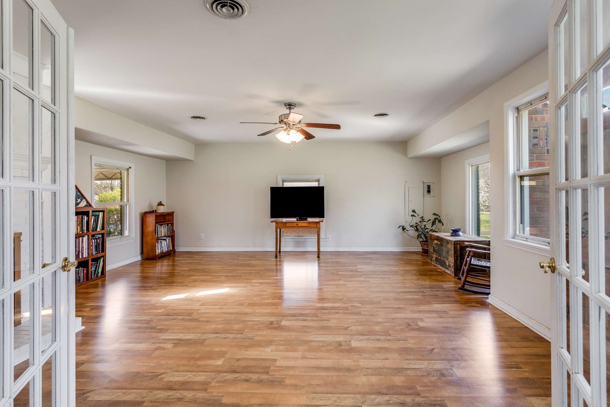 4011 Moss Rose Dr