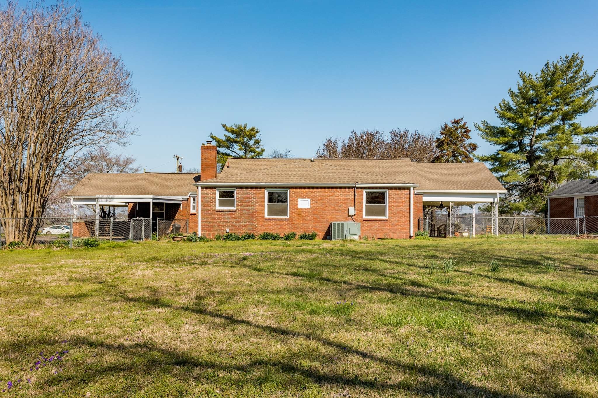 4011 Moss Rose Dr