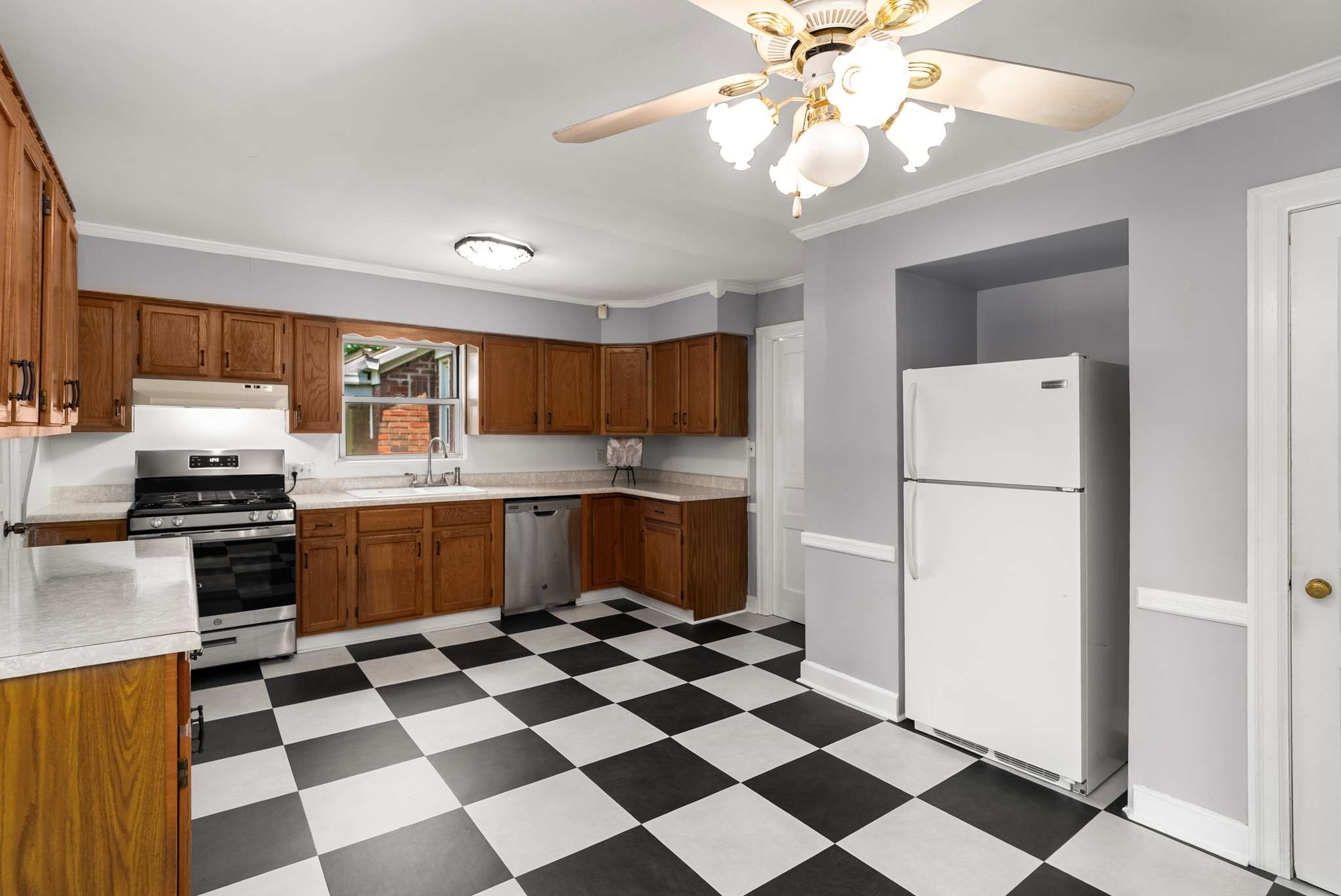 4011 Moss Rose Dr