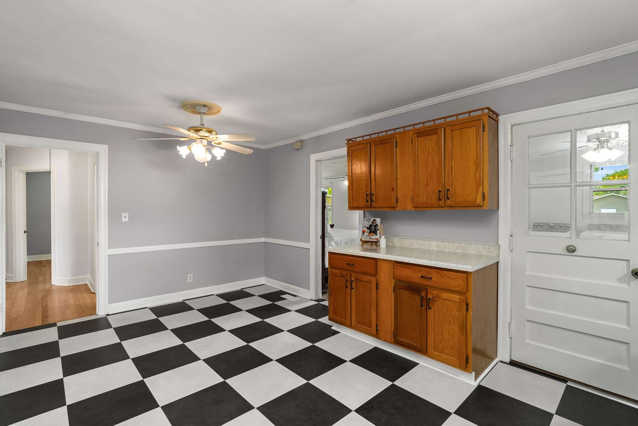 4011 Moss Rose Dr