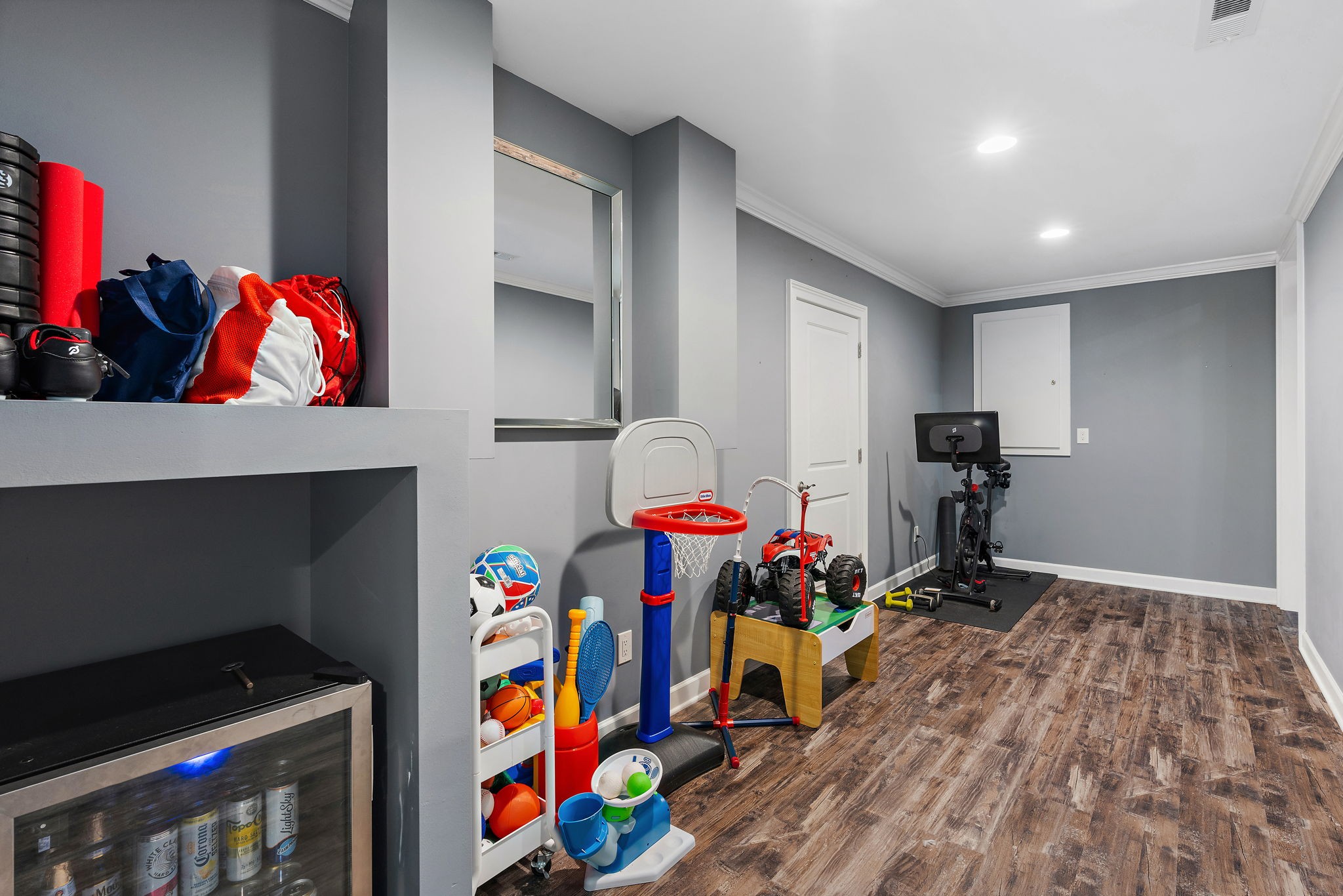 1187 Retreat Ln