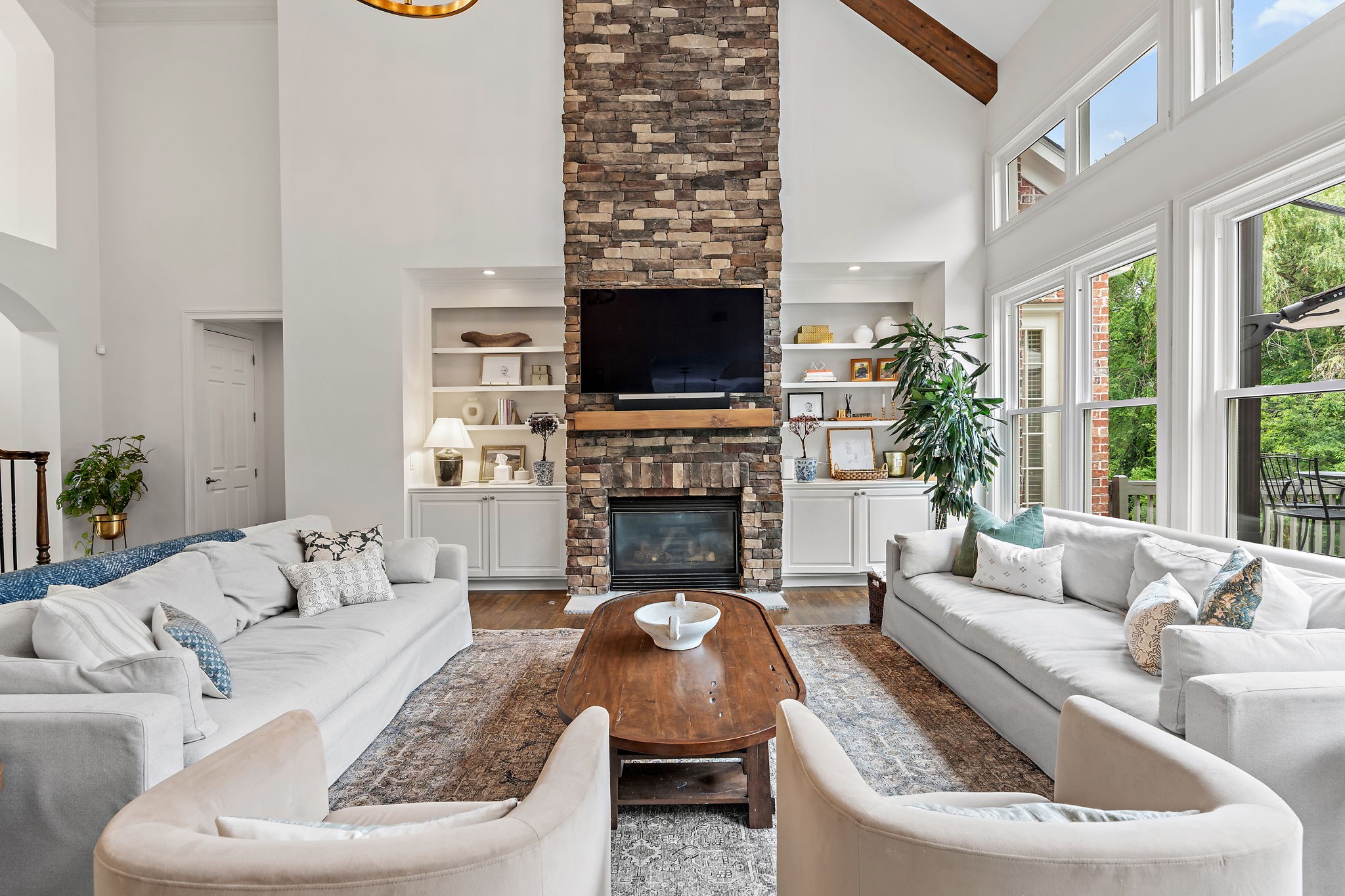 1187 Retreat Ln