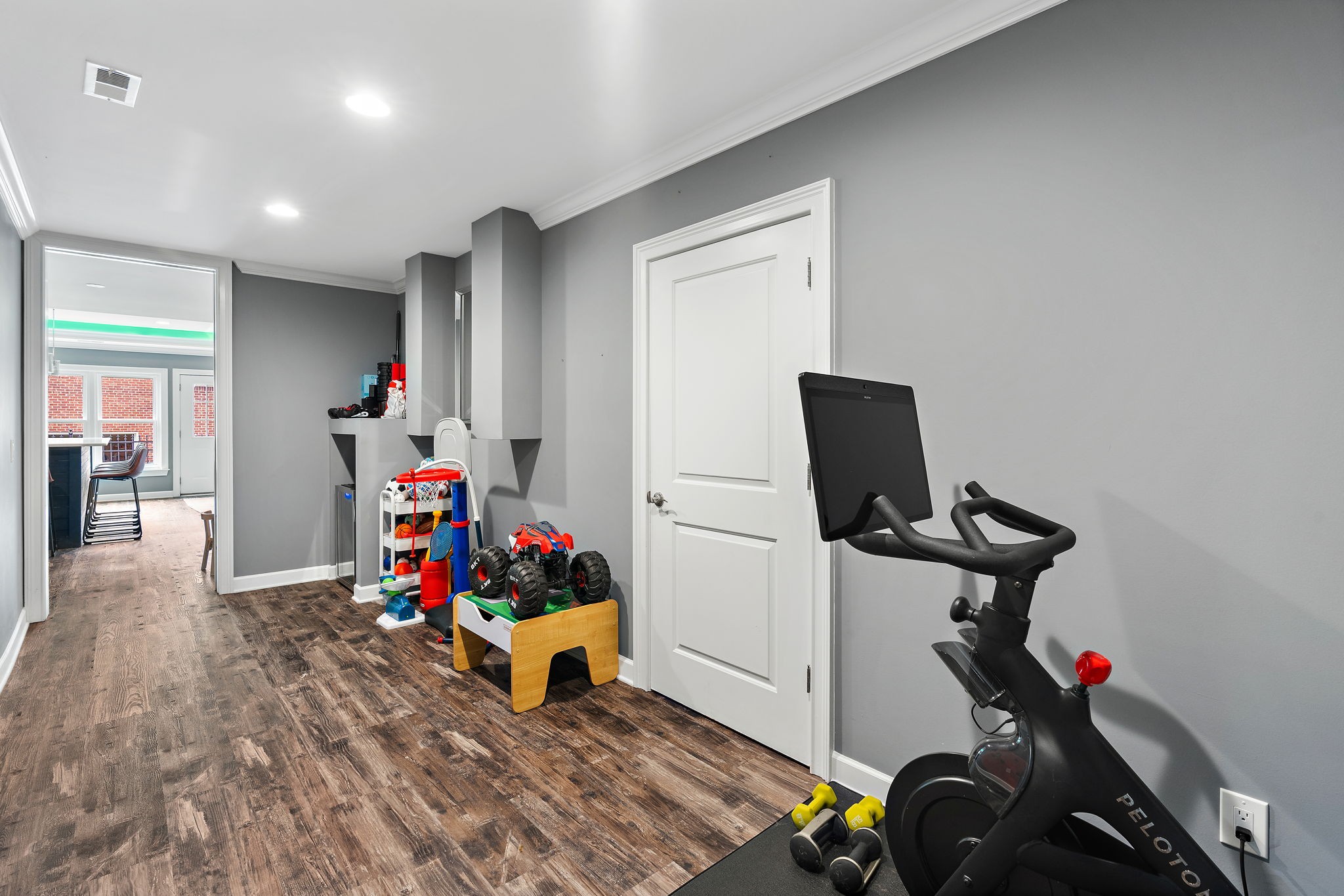 1187 Retreat Ln
