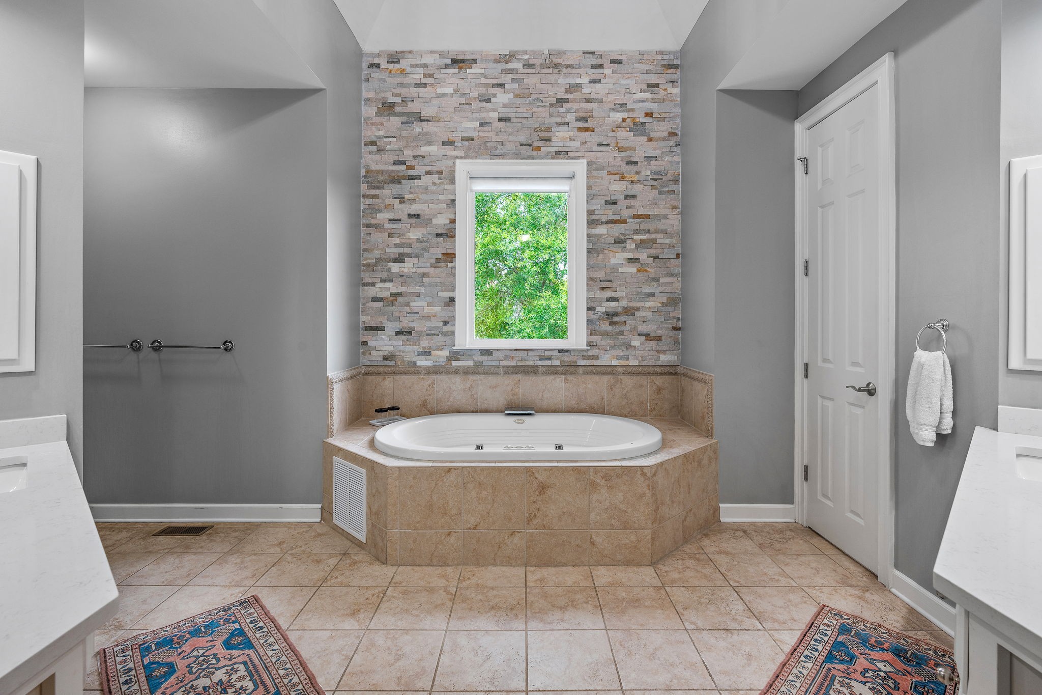 1187 Retreat Ln